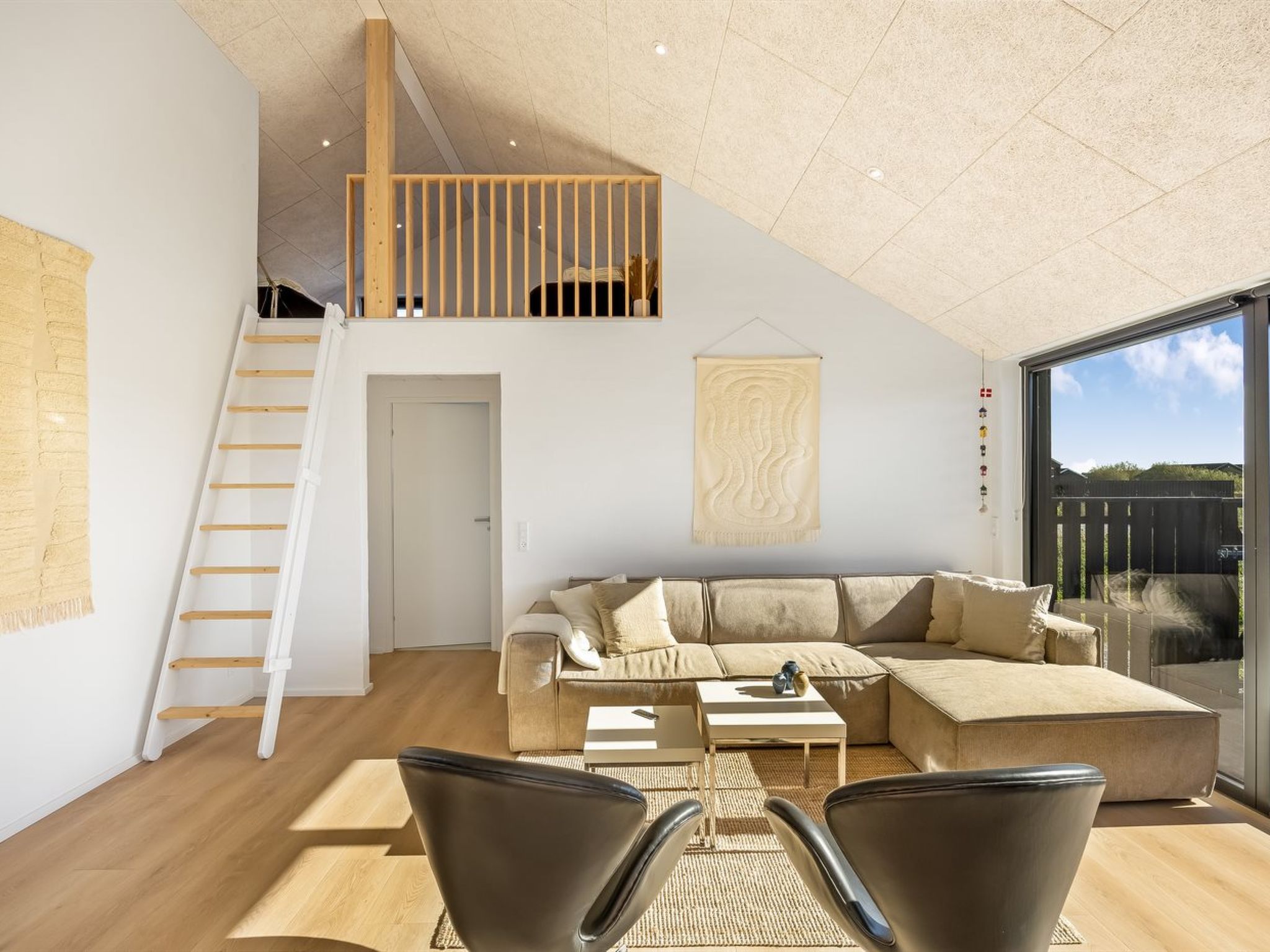 "Stenkil" - 1.2km from the sea - Binnen