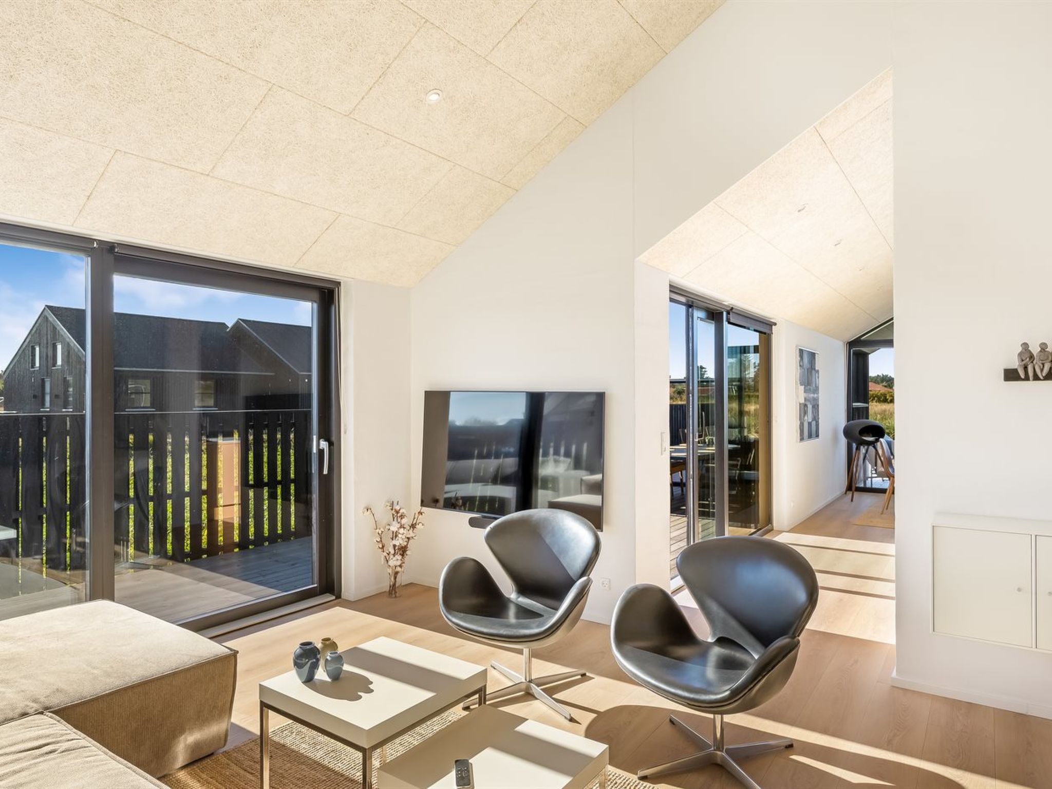 "Stenkil" - 1.2km from the sea-Binnen