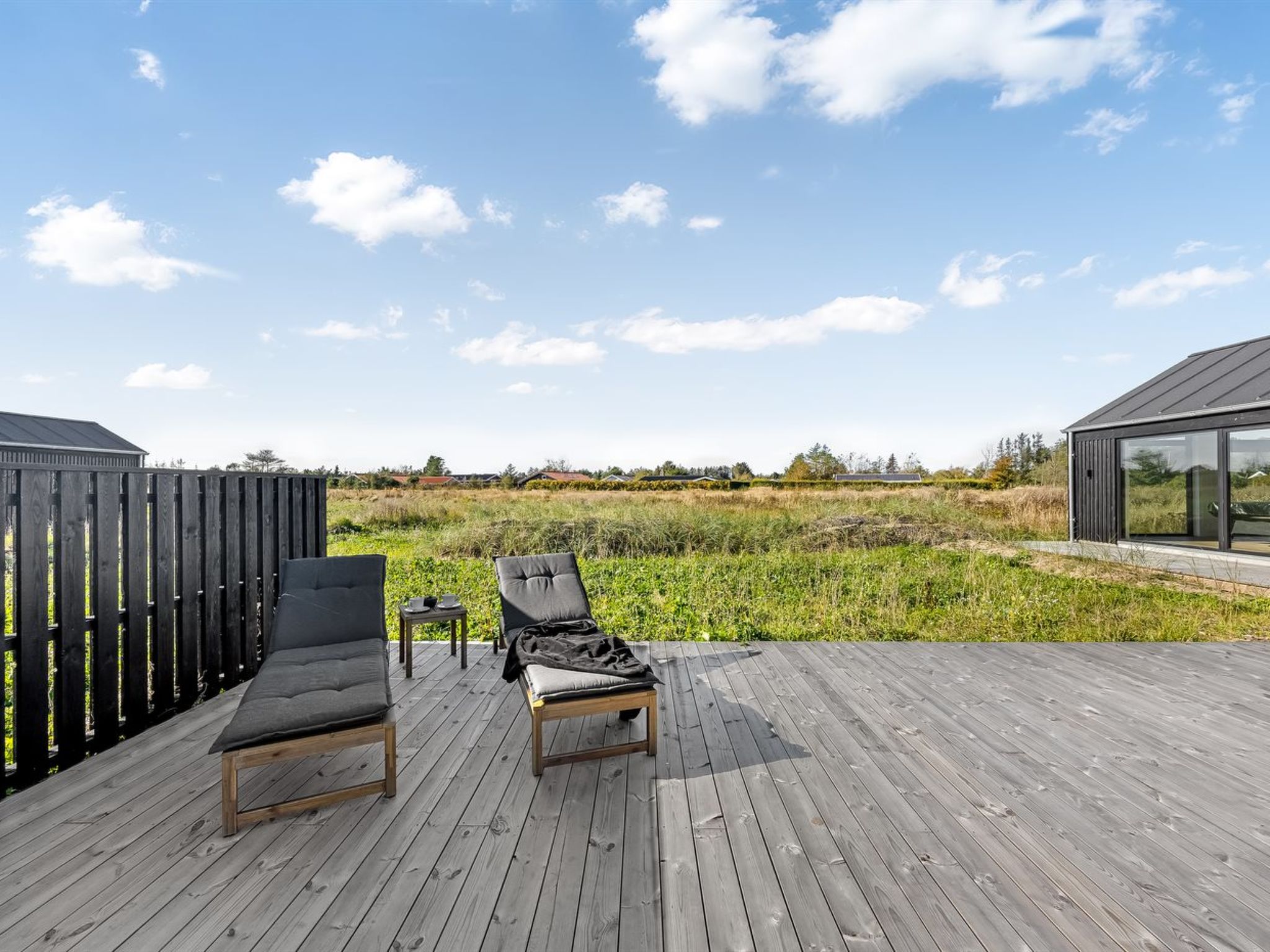 "Stenkil" - 1.2km from the sea-Buiten