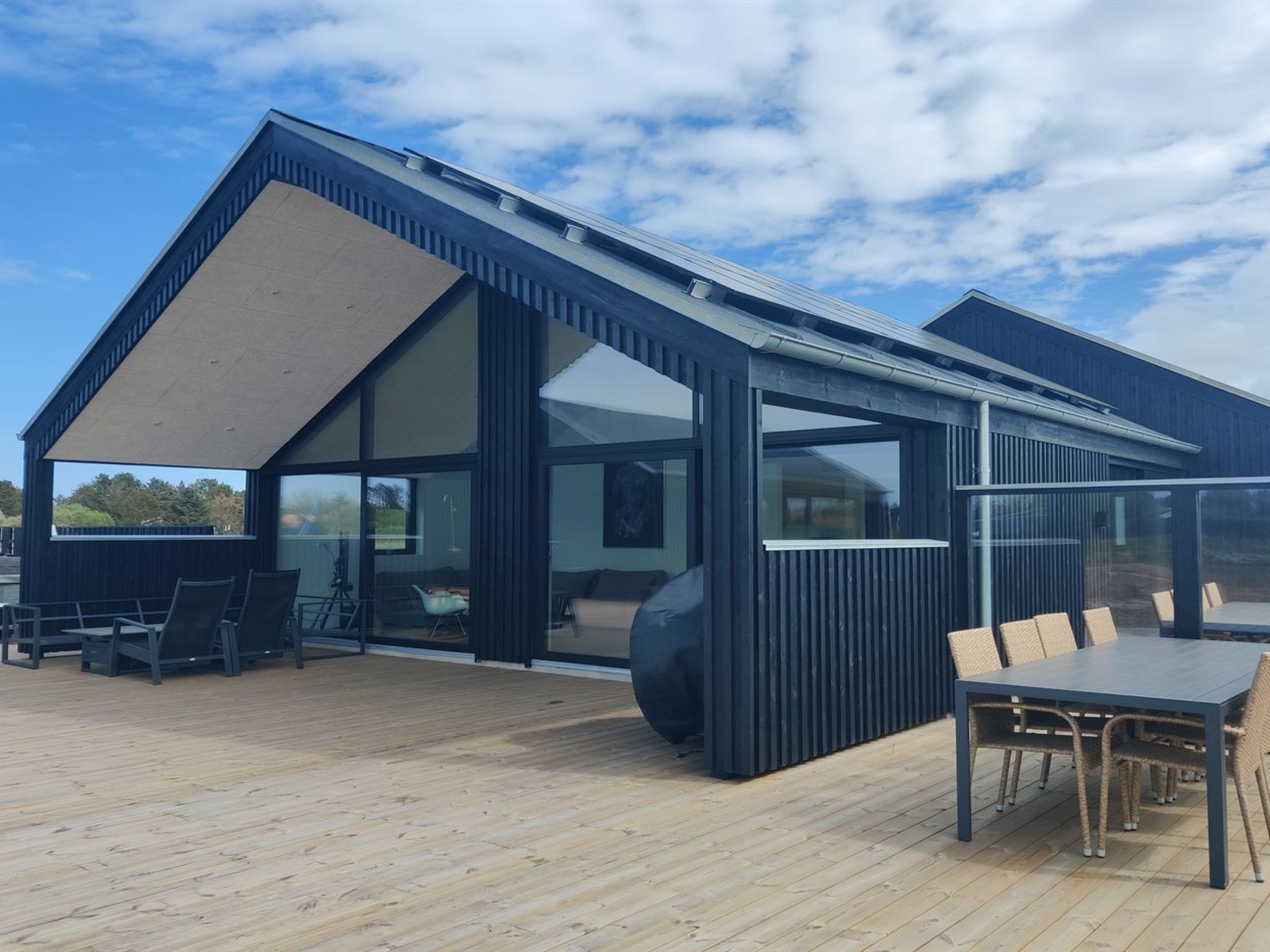 "Stenkil" - 1.2km from the sea-Buiten