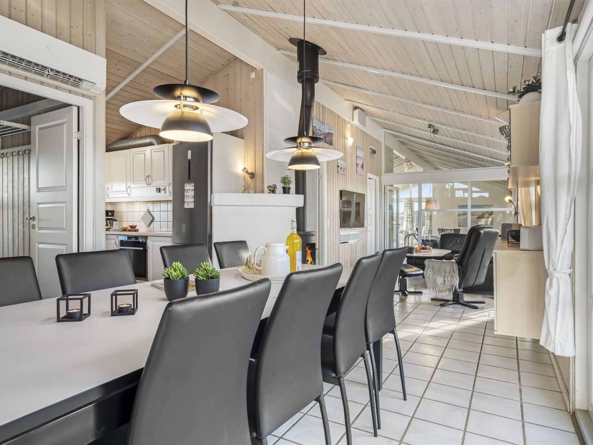 "Adrienne" - 490m from the sea-Inside