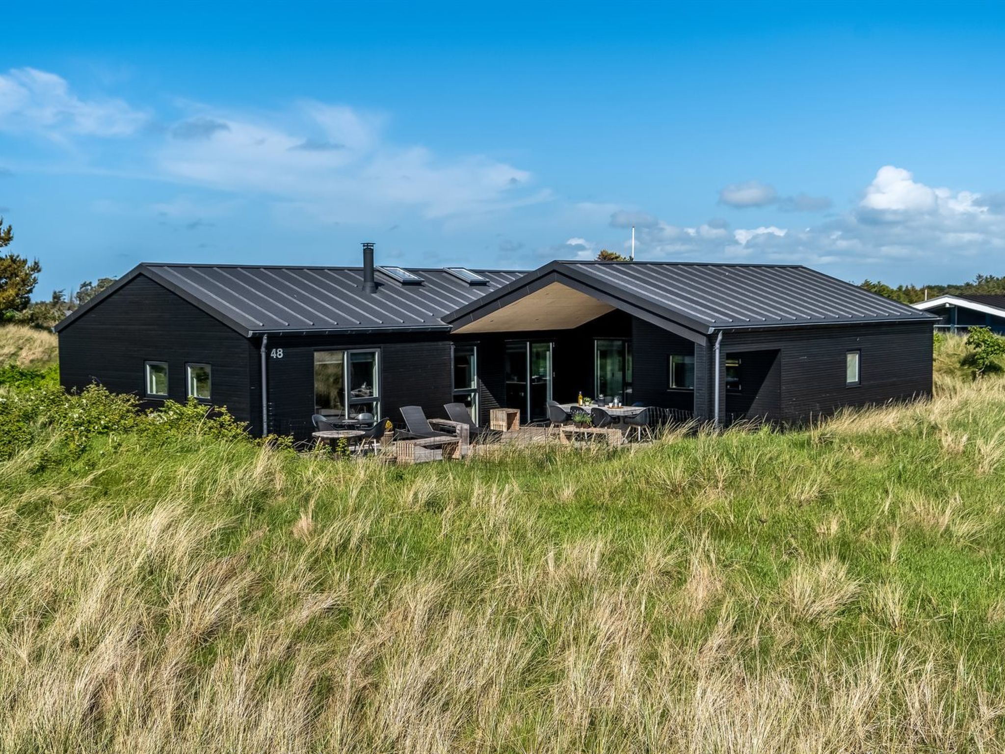 "Eriksine" - 750m from the sea