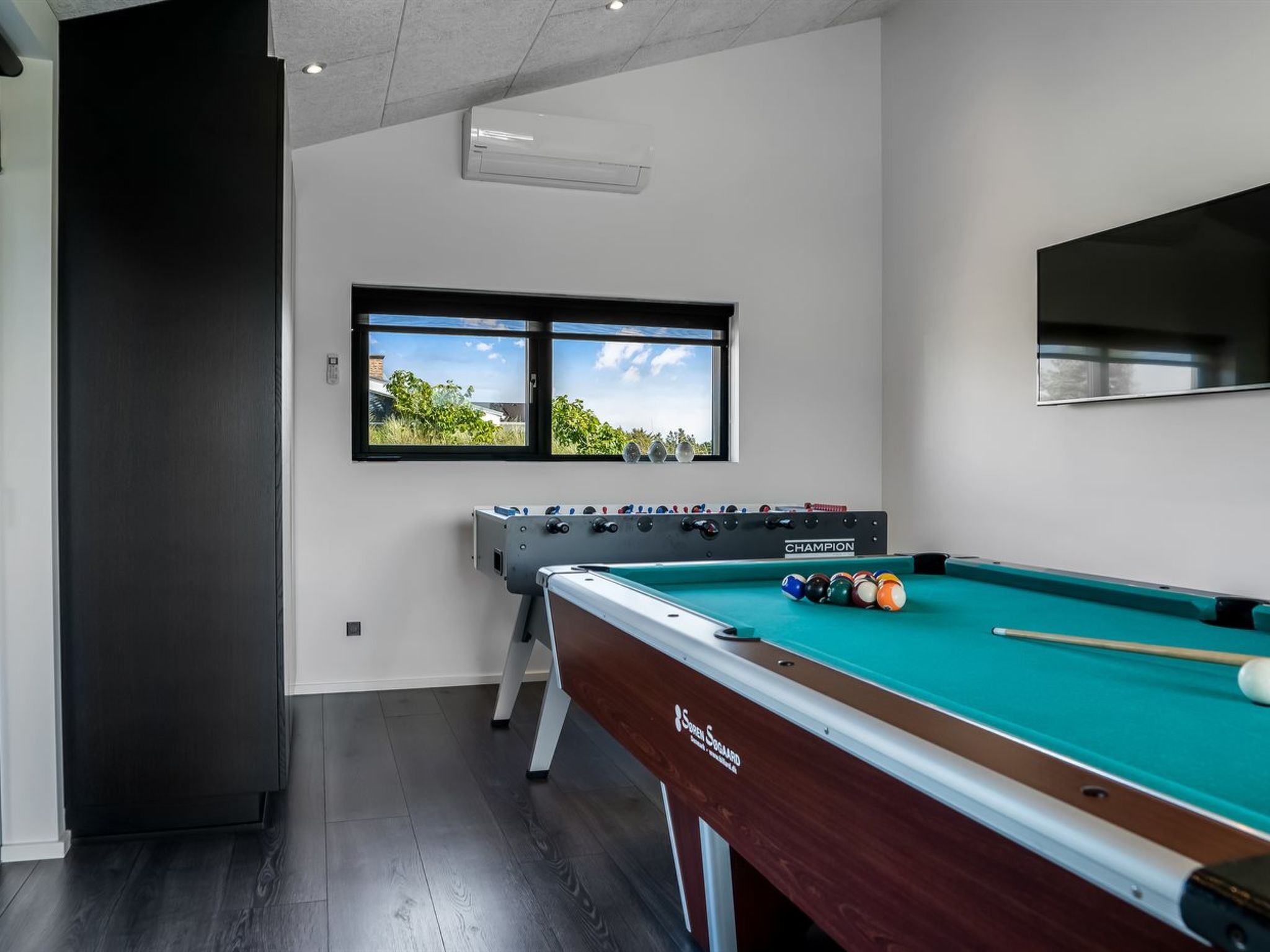 "Eriksine" - 750m from the sea-Binnen