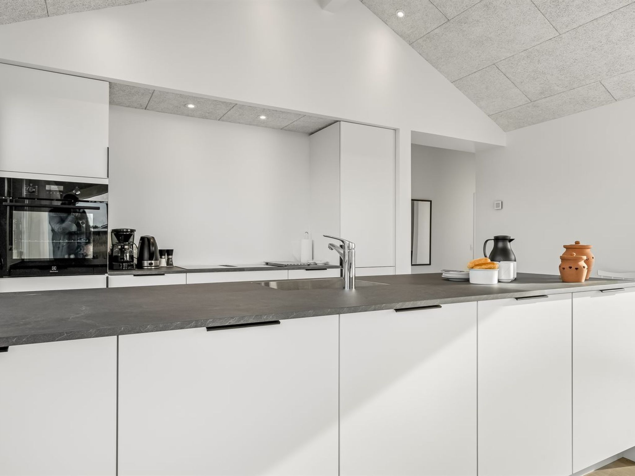 "Jouni" - 200m from the sea-Binnen