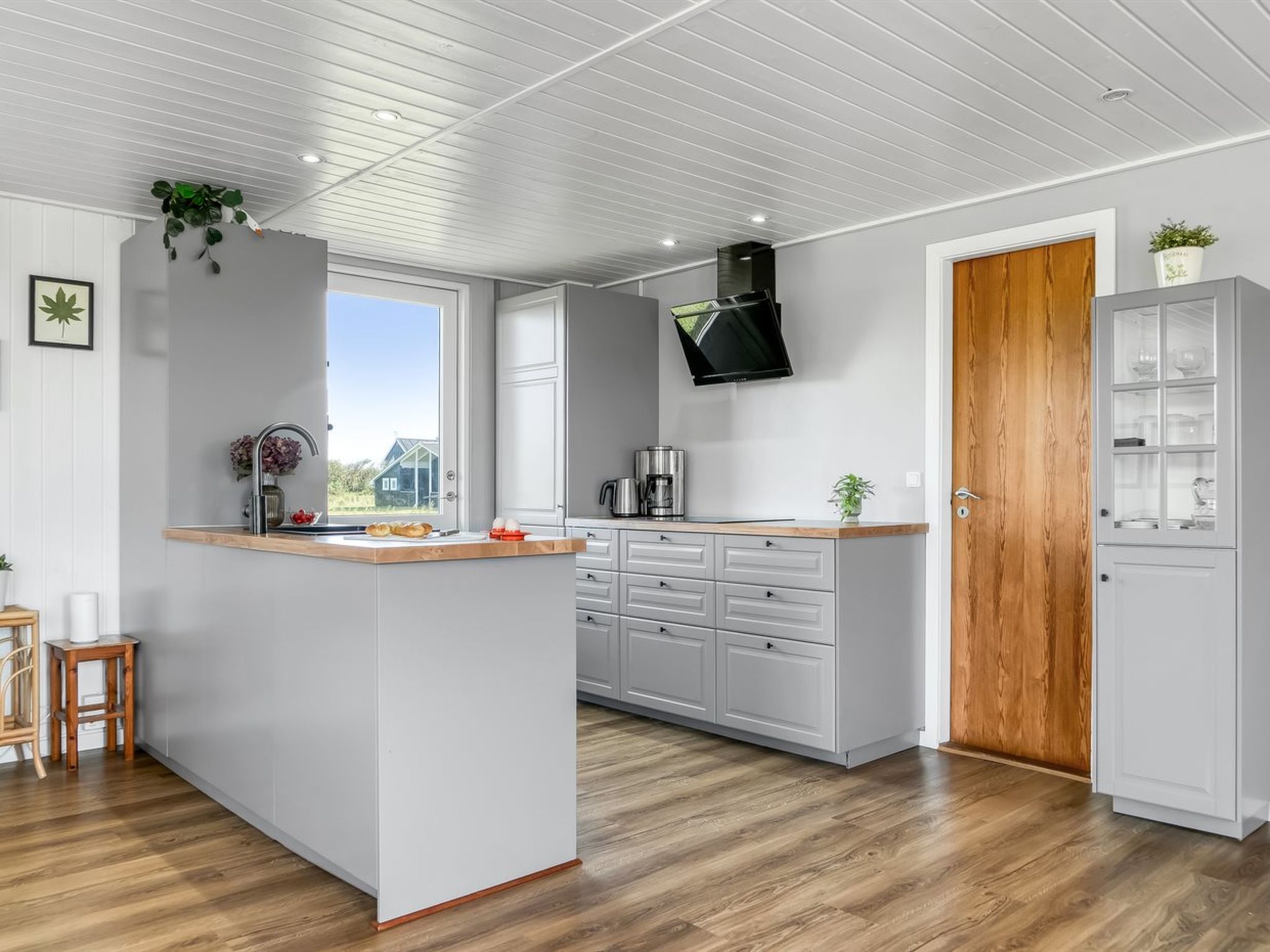 "Leonard" - 130m from the sea-Drinnen
