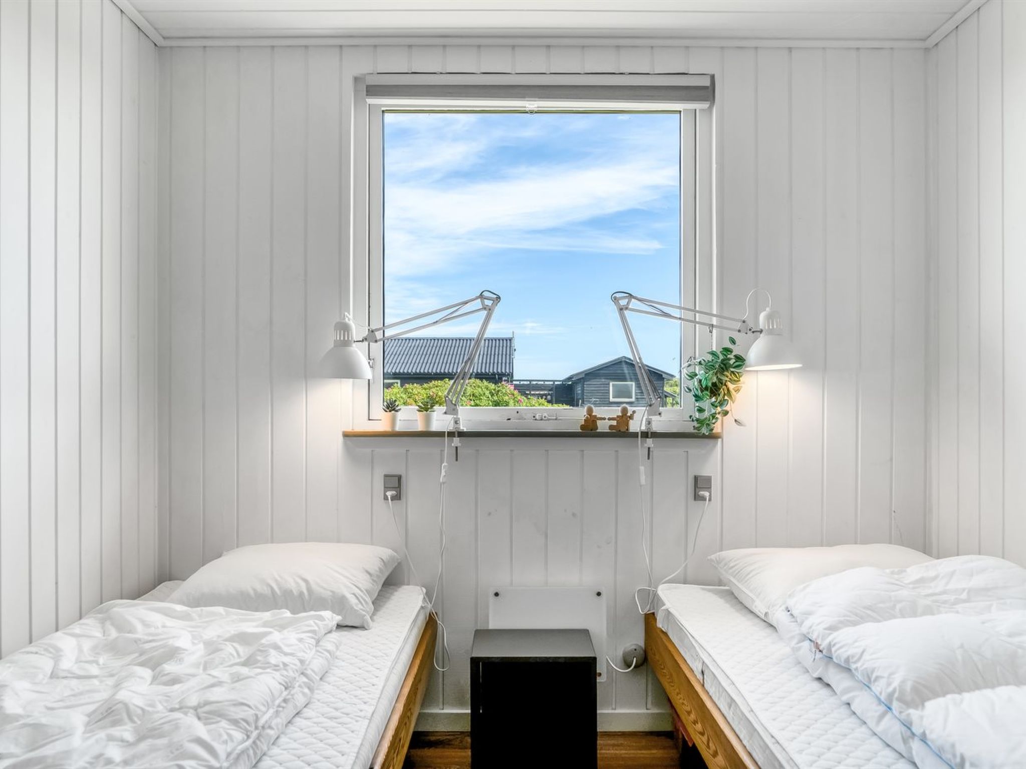 "Leonard" - 130m from the sea-Drinnen
