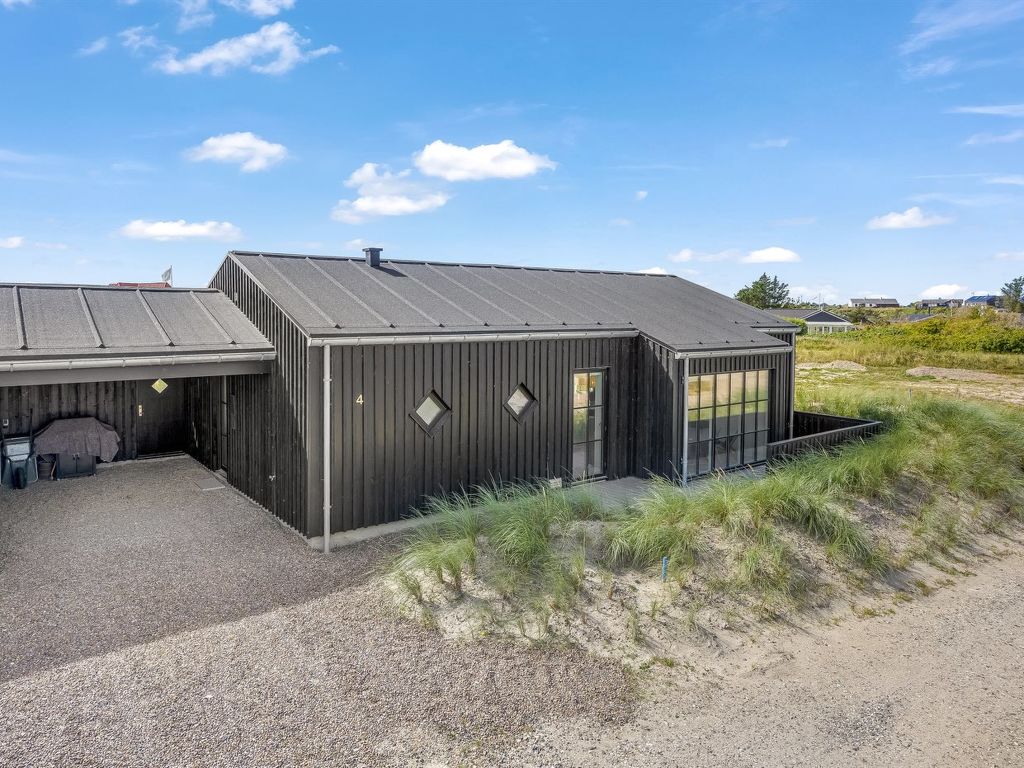 'Tjure' - 500m from the sea