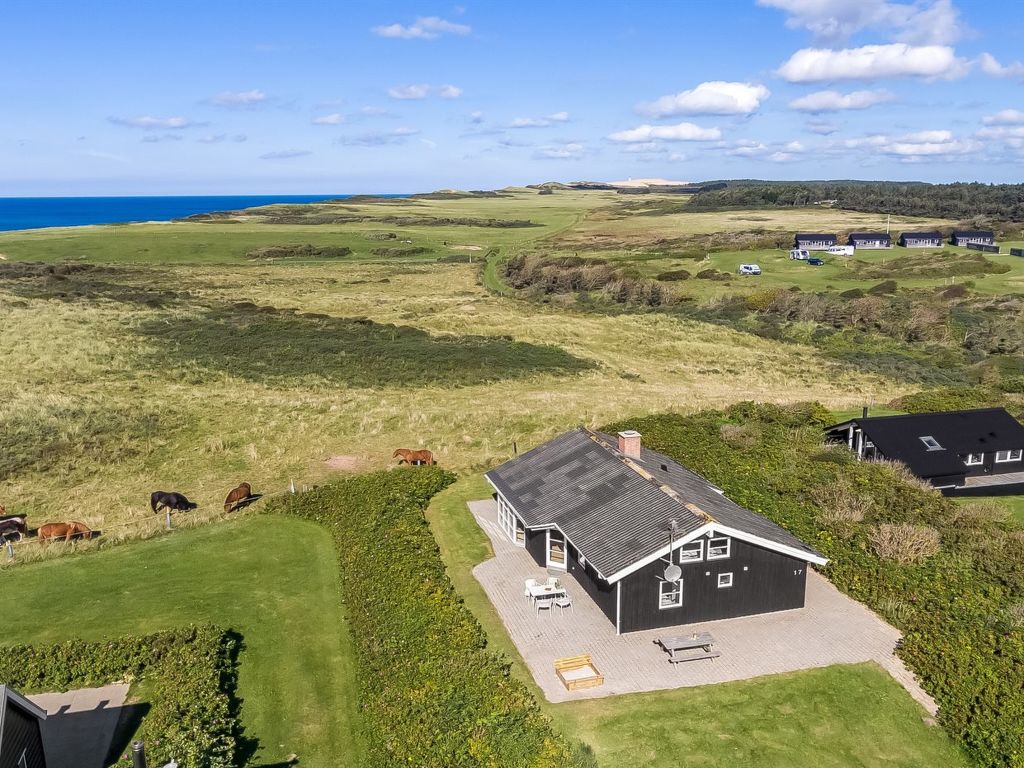 'Aiana' - 300m from the sea