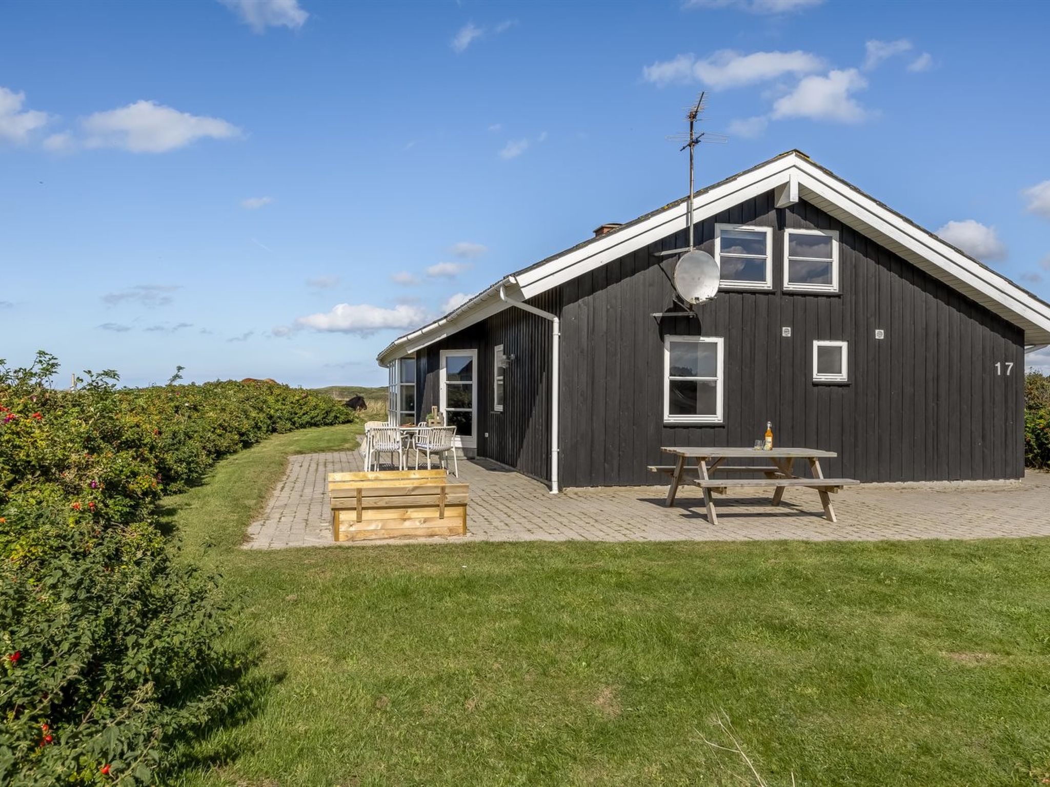 "Aiana" - 300m from the sea - Draußen