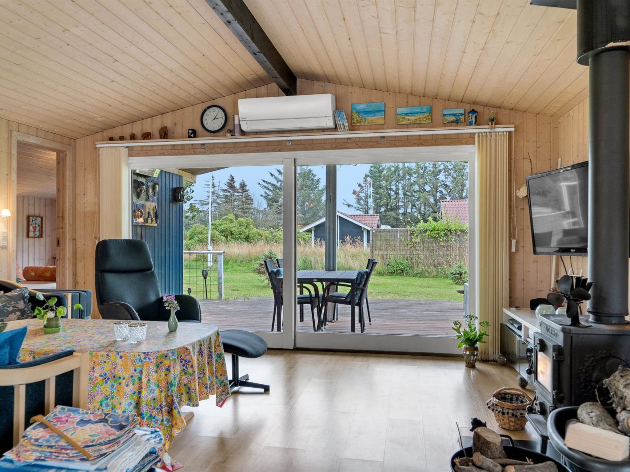 "Ilja" - 700m from the sea-Binnen