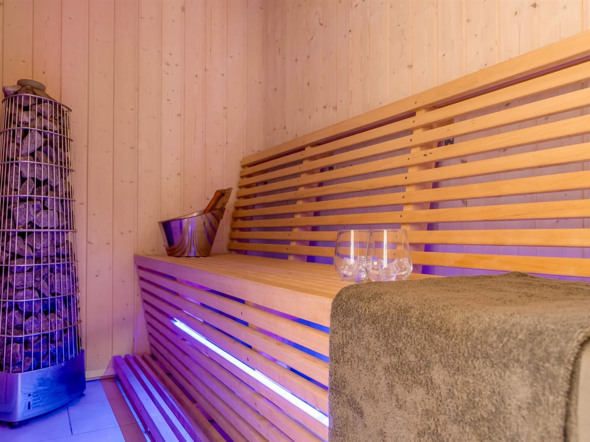 "Jonas" - 450m from the sea-Drinnen