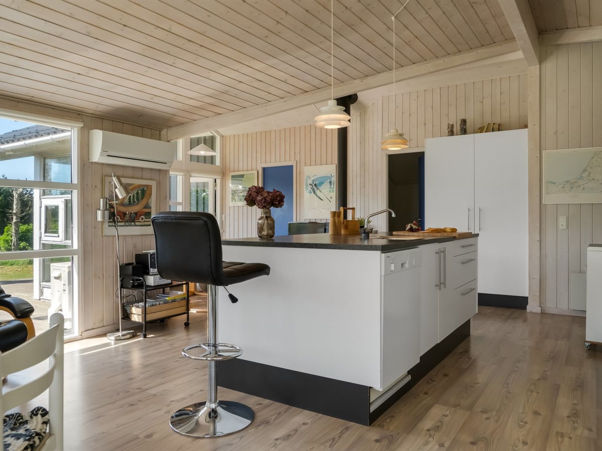 "Annvy" - 875m from the sea-Binnen