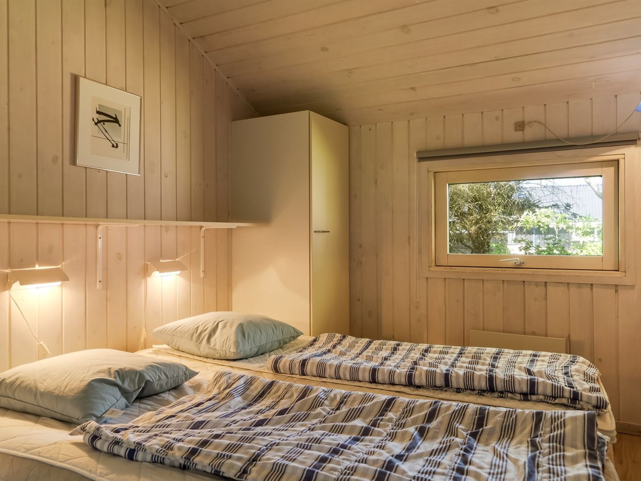 "Annvy" - 875m from the sea-Binnen