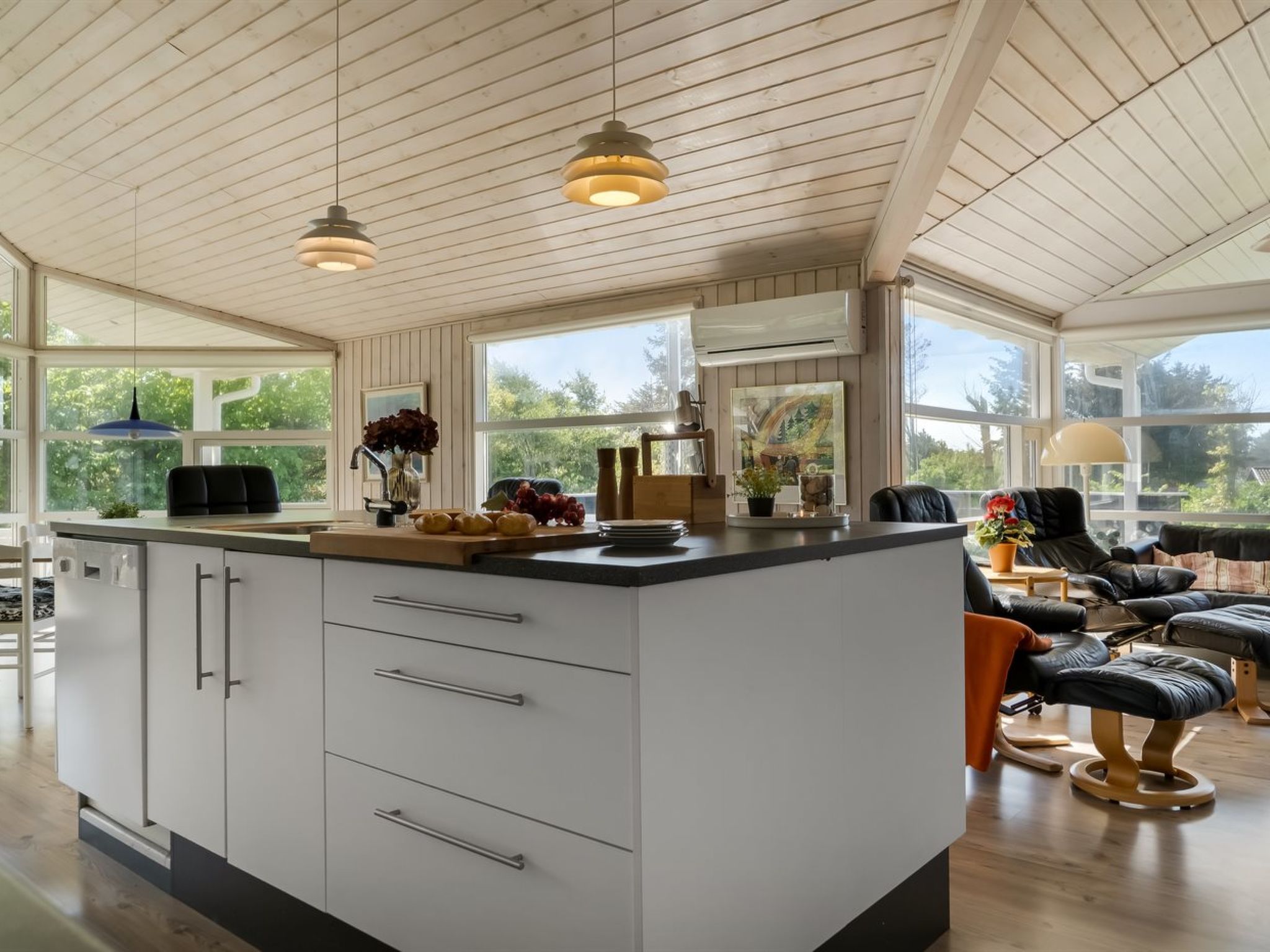 "Annvy" - 875m from the sea-Binnen