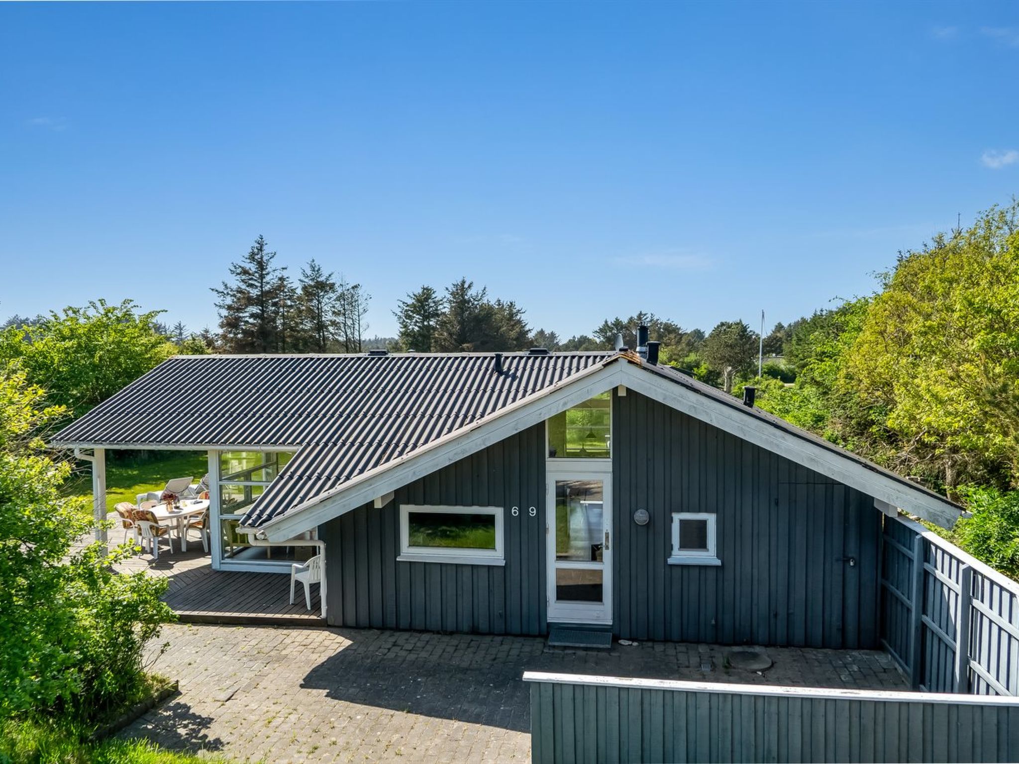 'Annvy' - 875m from the sea