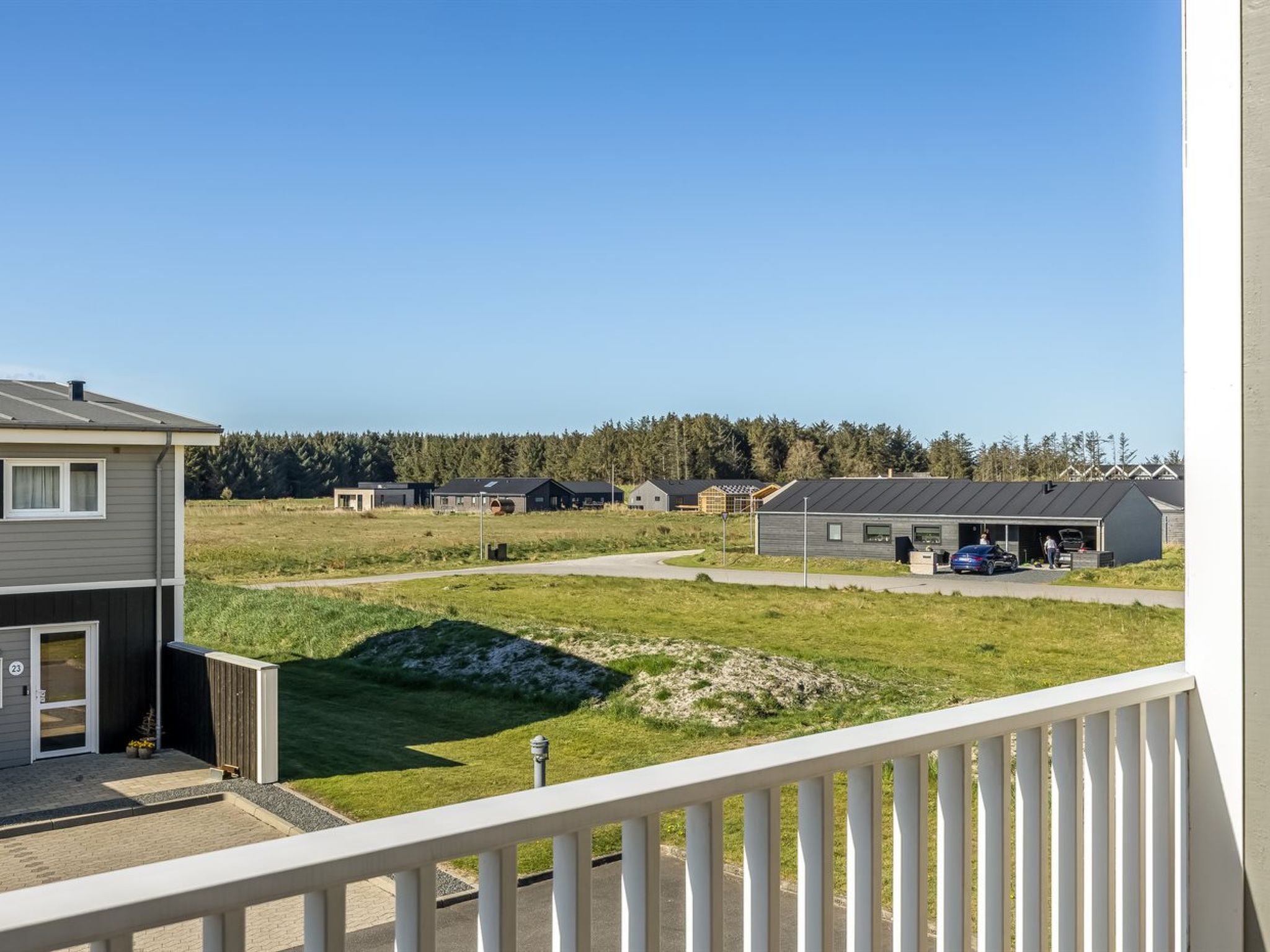 "Arise" - 700m from the sea - Buiten