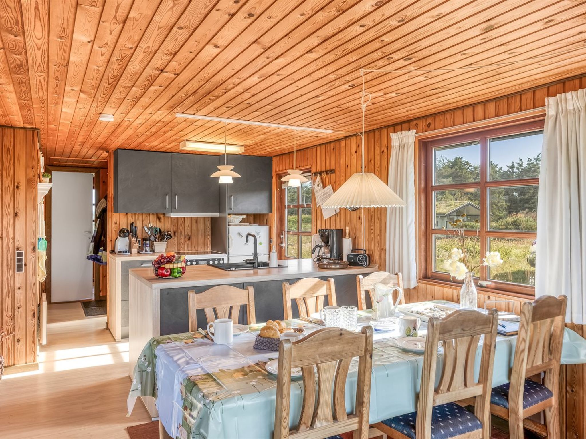 "Satu" - 1.5km from the sea - Binnen