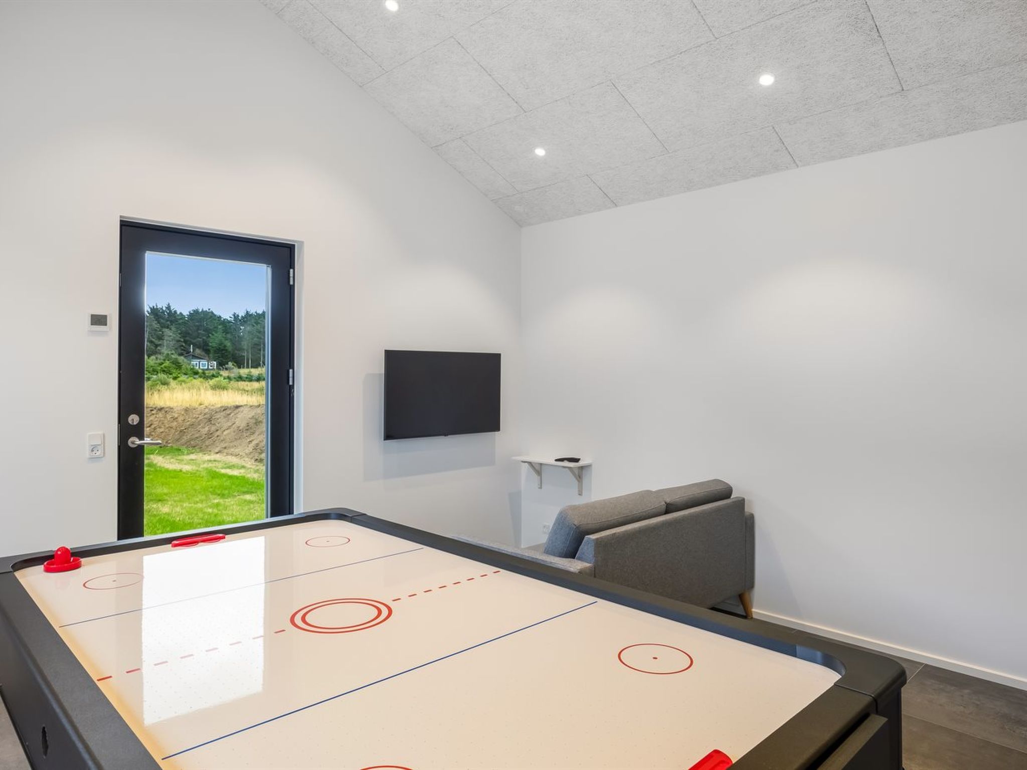 "Kamile" - 500m from the sea - Binnen
