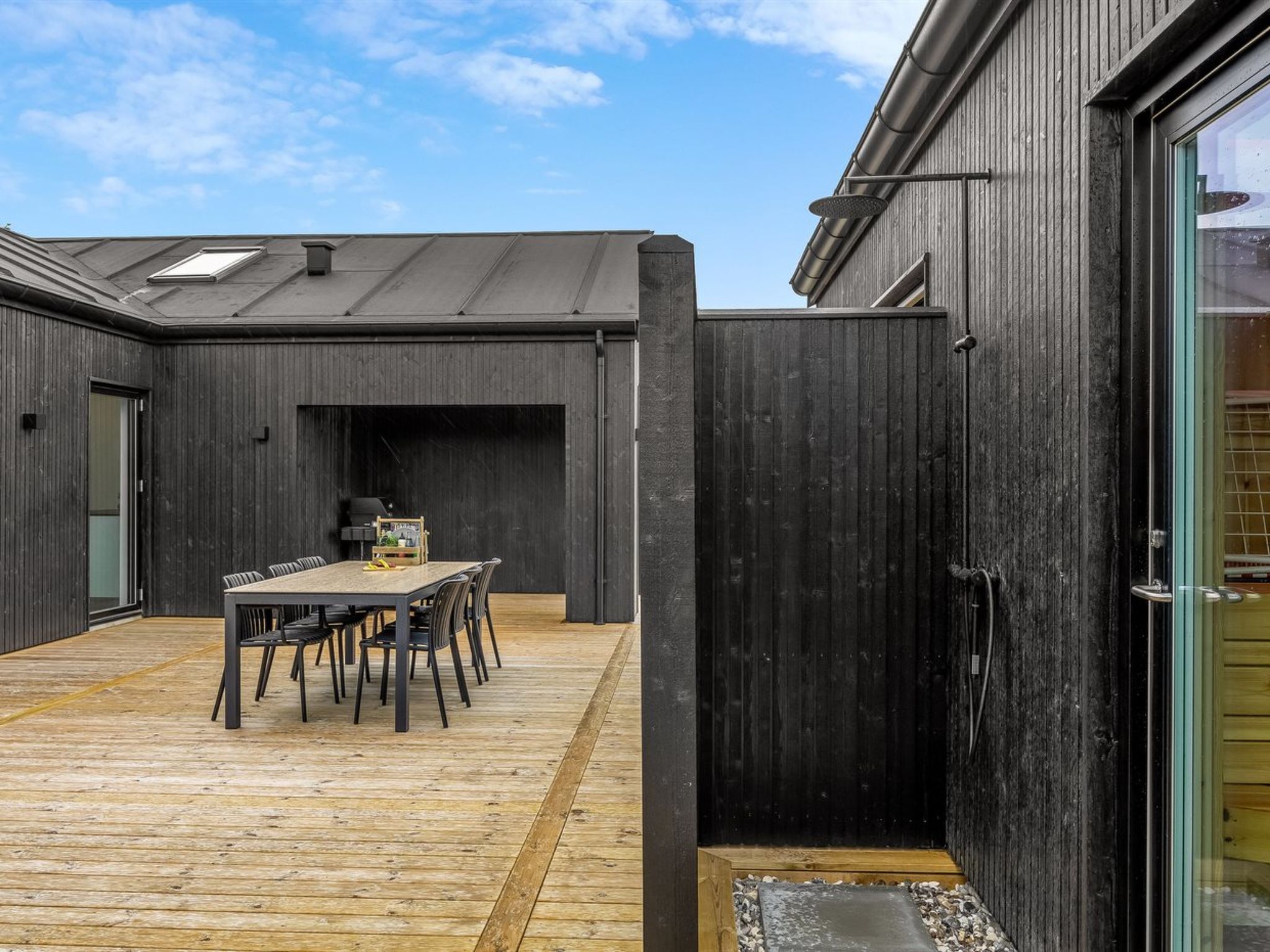 "Kamile" - 500m from the sea - Buiten