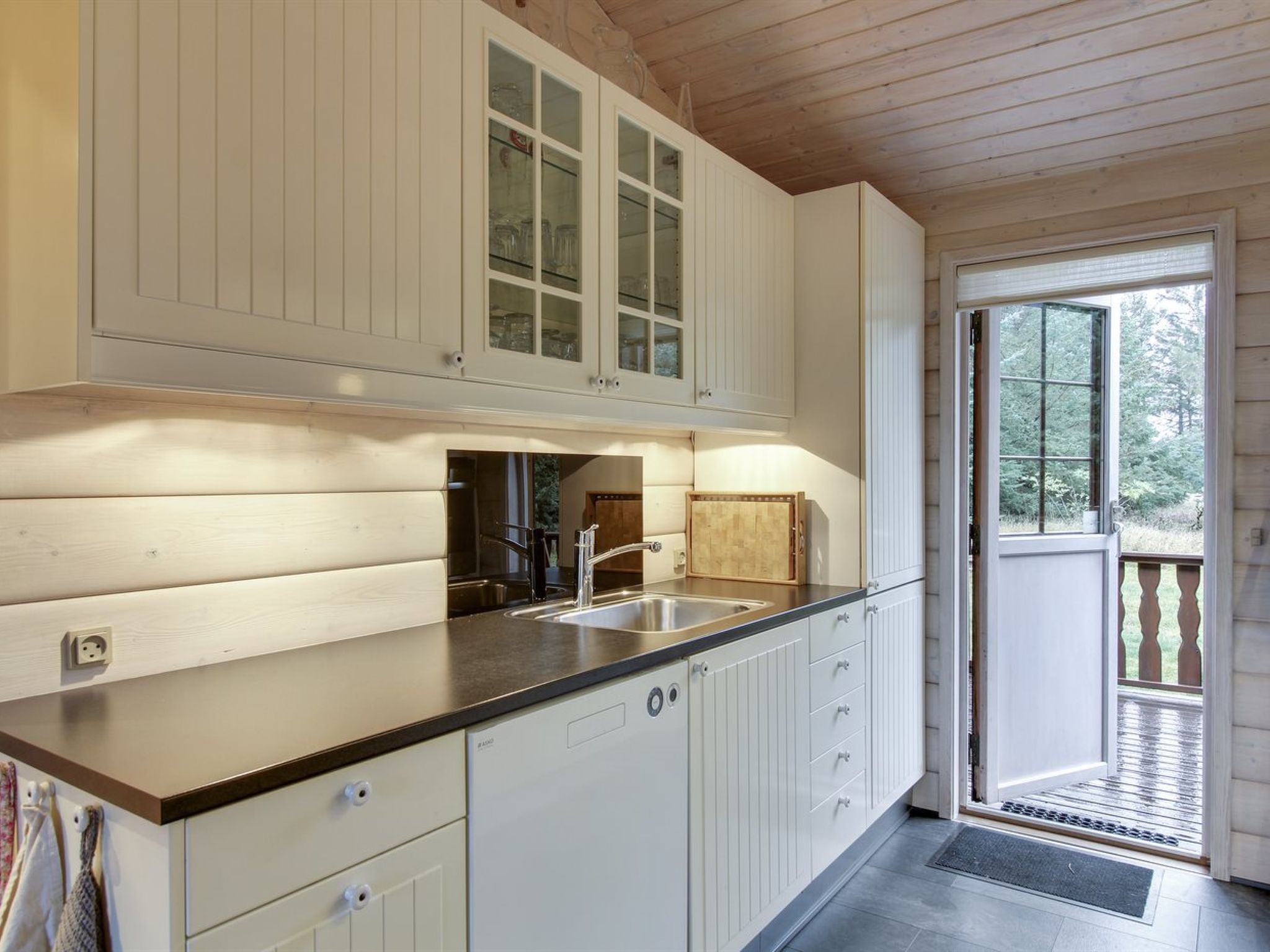 "Jo" - 1.2km from the sea - Binnen