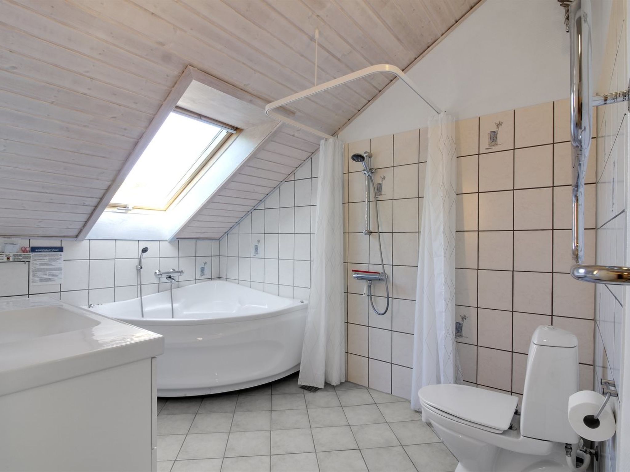 "Lothen" - 500m from the sea - Binnen