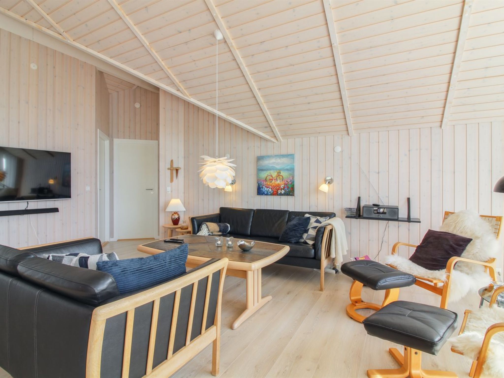 "Mirkka" - 1.5km from the sea - Binnen