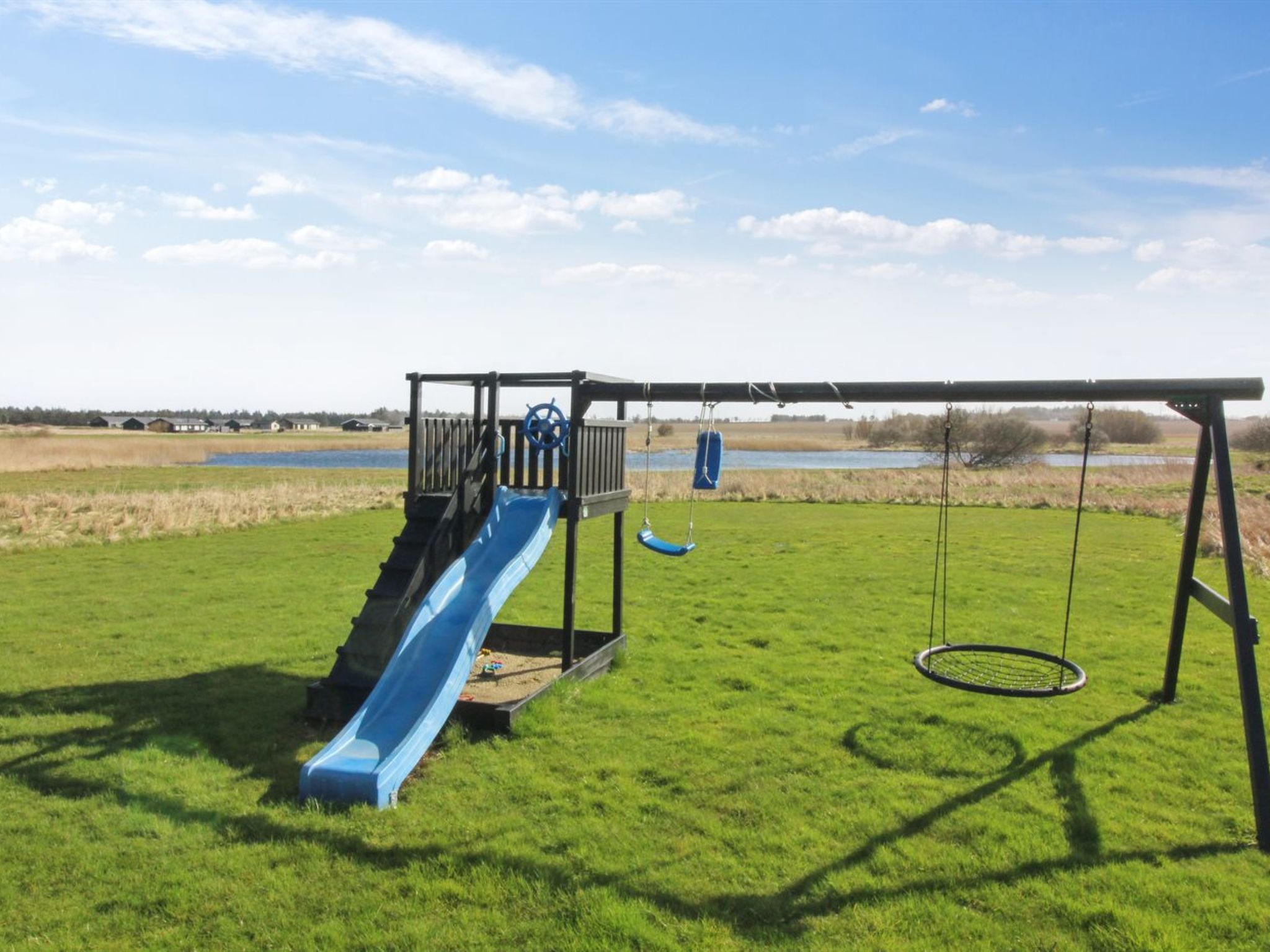 "Mirkka" - 1.5km from the sea - Buiten