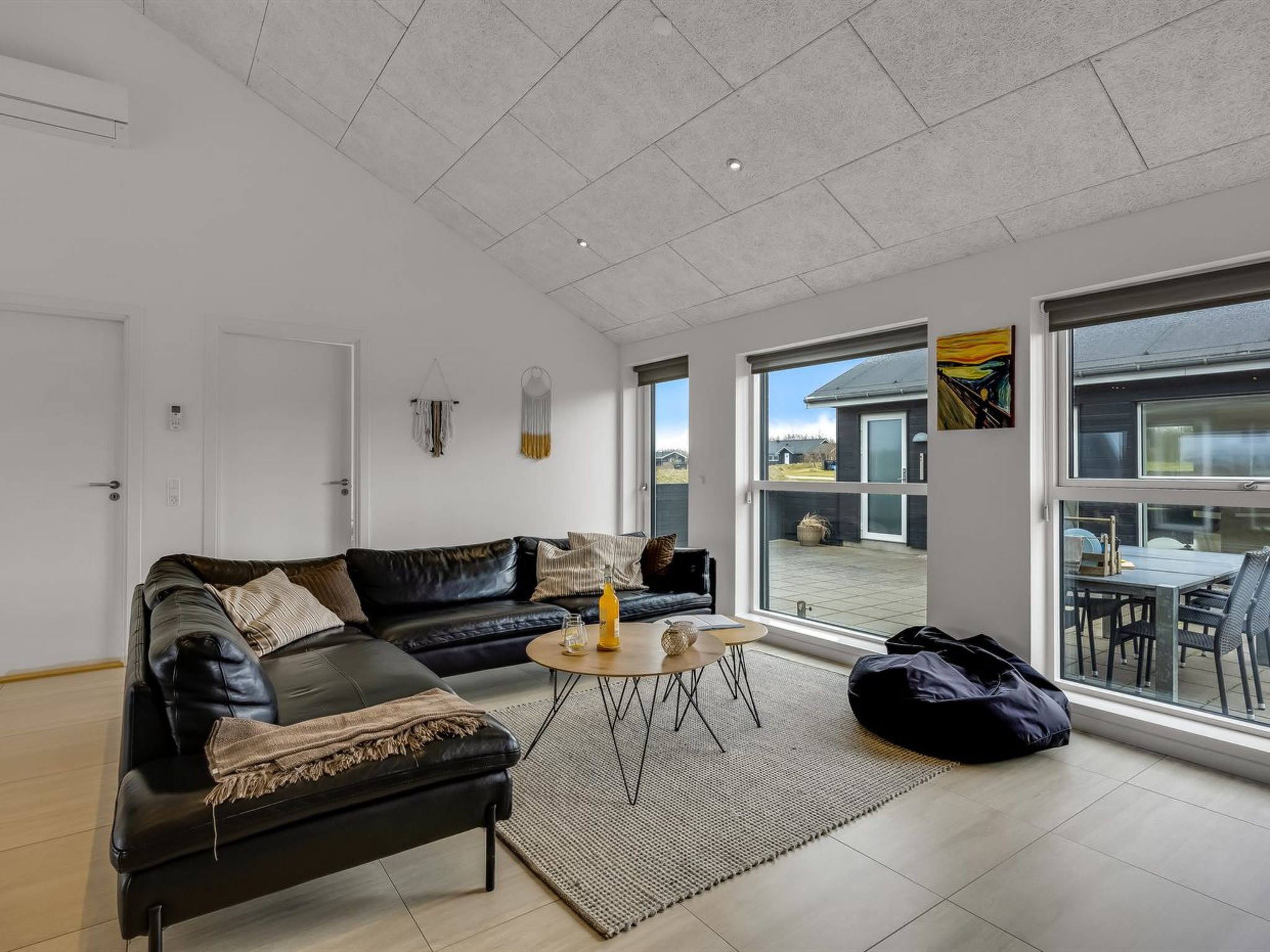 "Tatiane" - 1.5km from the sea - Inside