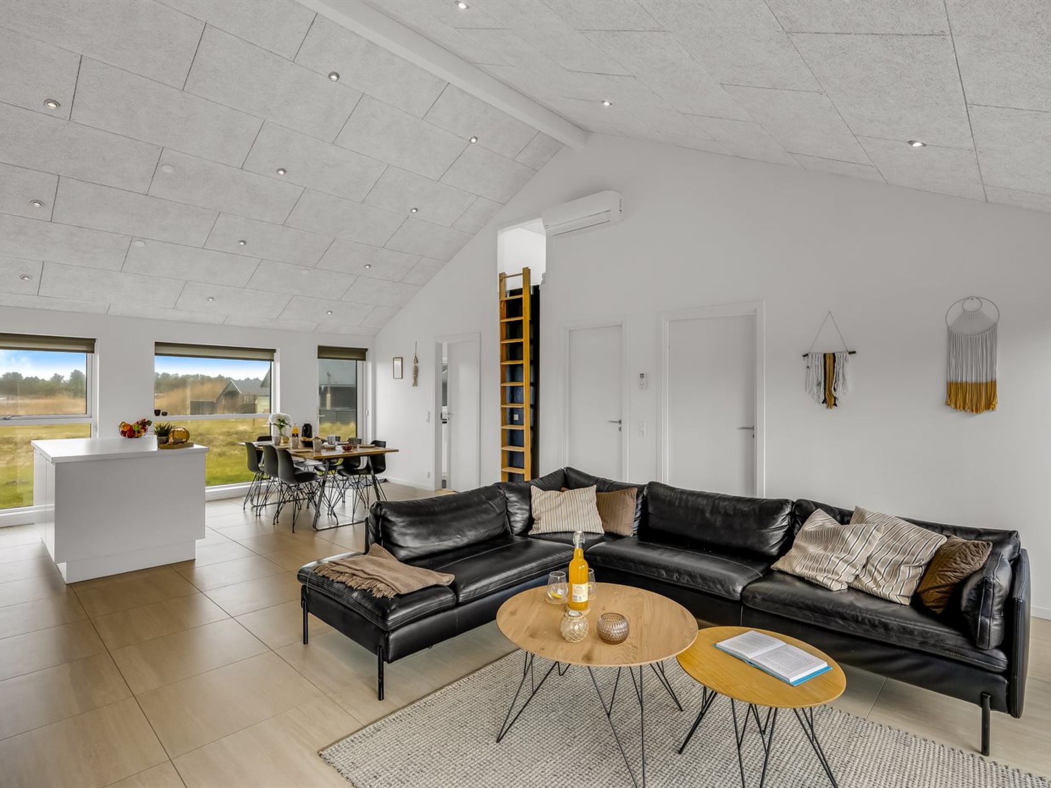 "Tatiane" - 1.5km from the sea - Inside