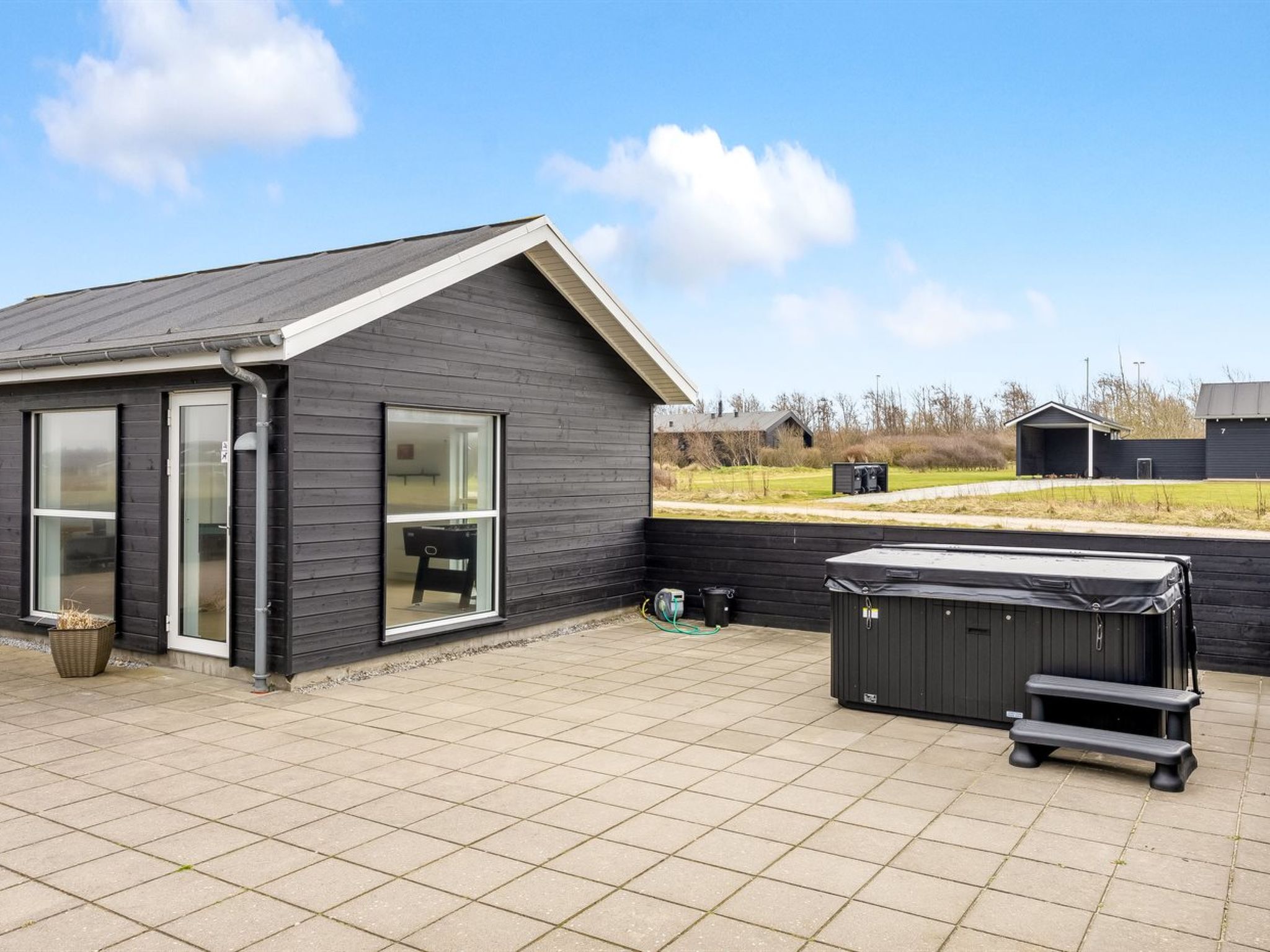 "Tatiane" - 1.5km from the sea - Outside