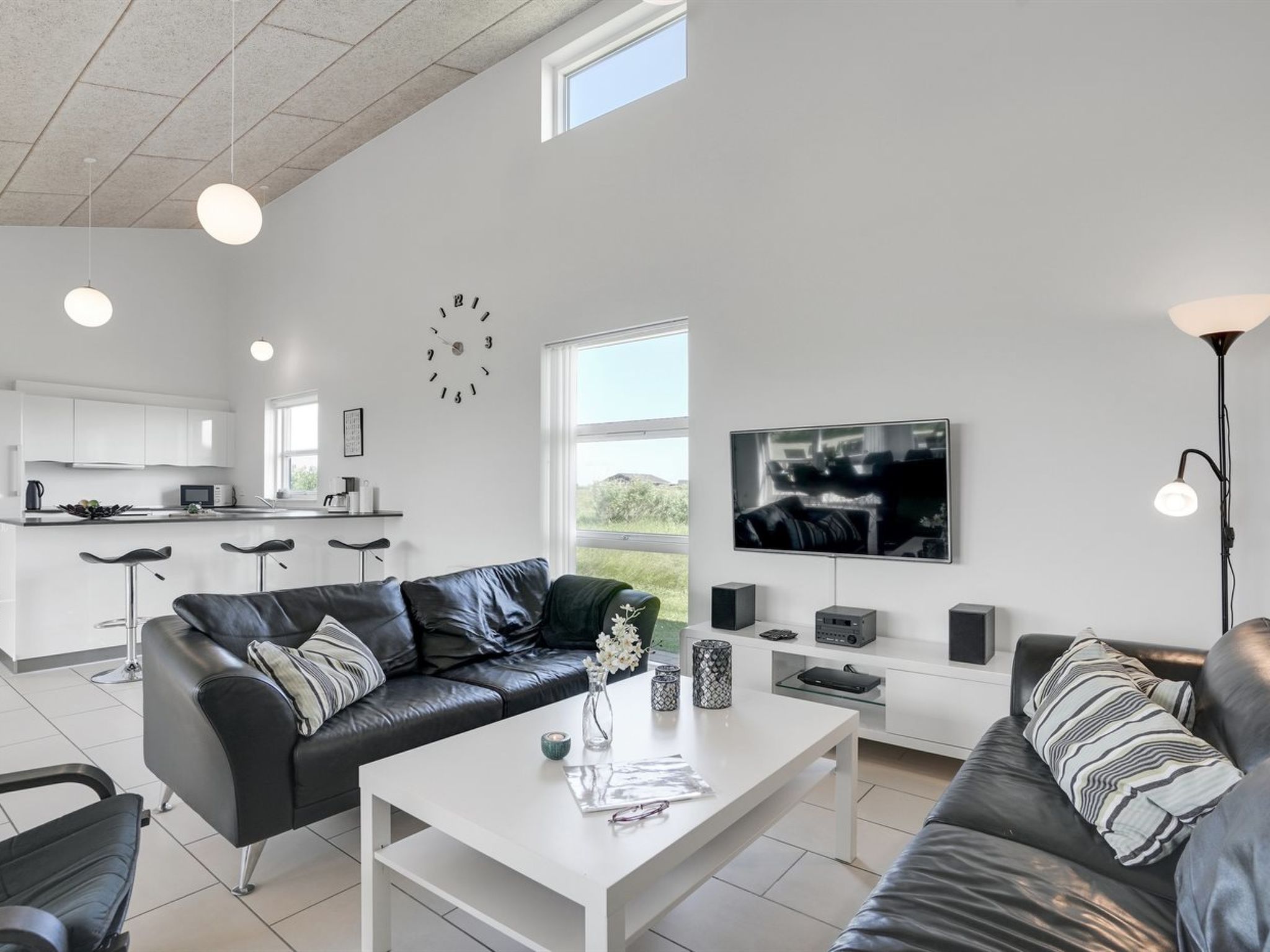 "Vitori" - 800m from the sea