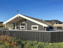 Styrbiorn: Vrijstaand vakantiehuis op slechts 100 meter van de zee in Løkken - thumbnail 1