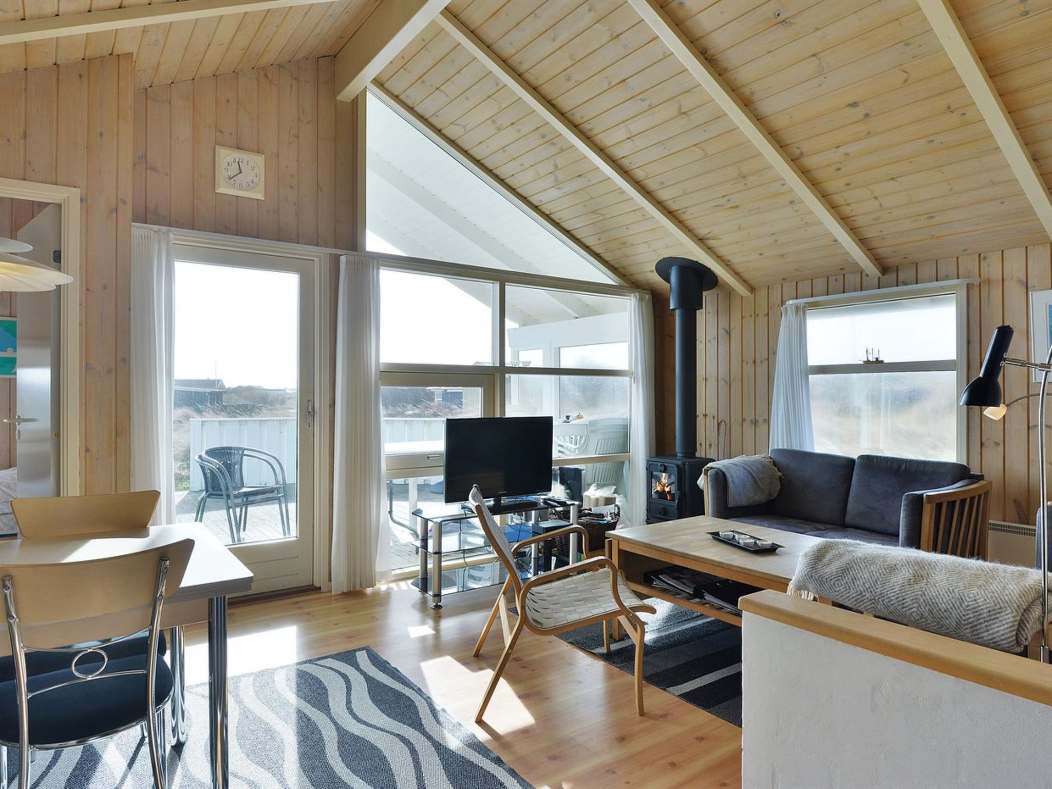 "Styrbiorn" - 100m from the sea — Living Room (5 of 12)