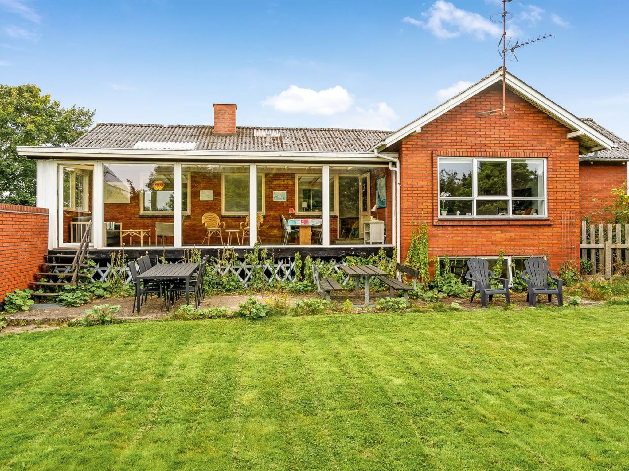 "Mats" - 5.3km from the sea - Buiten