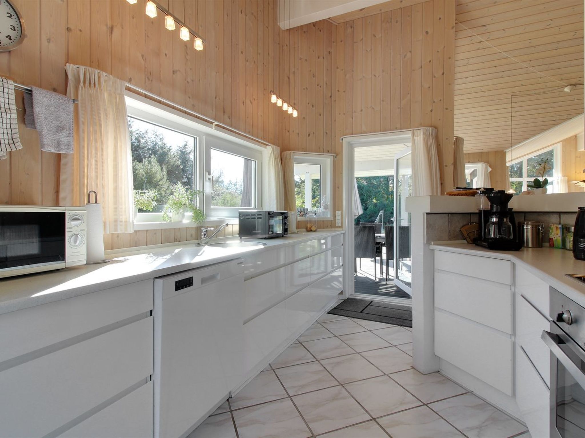"Aniki" - 1.4km from the sea - Binnen