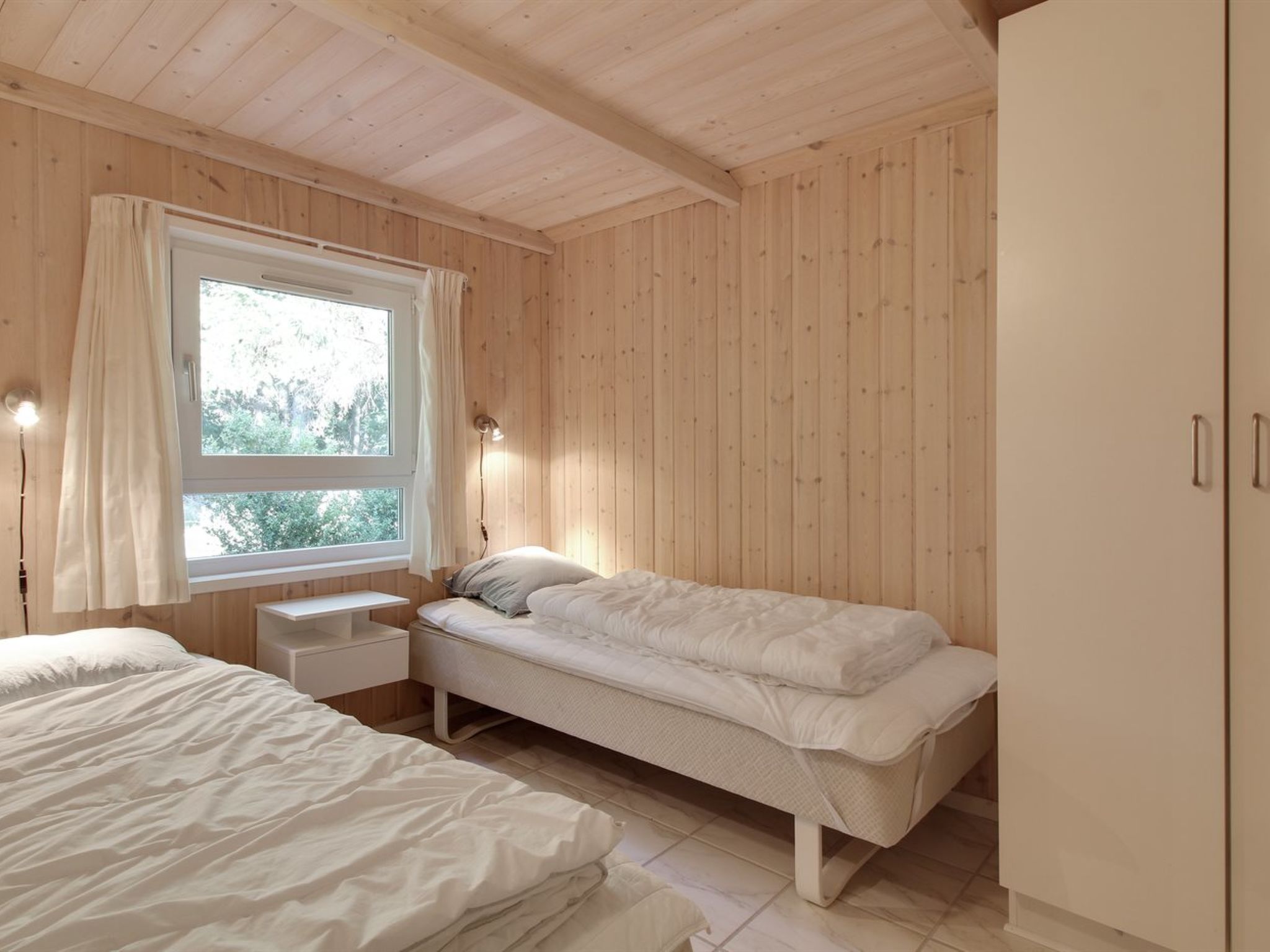 "Aniki" - 1.4km from the sea - Binnen