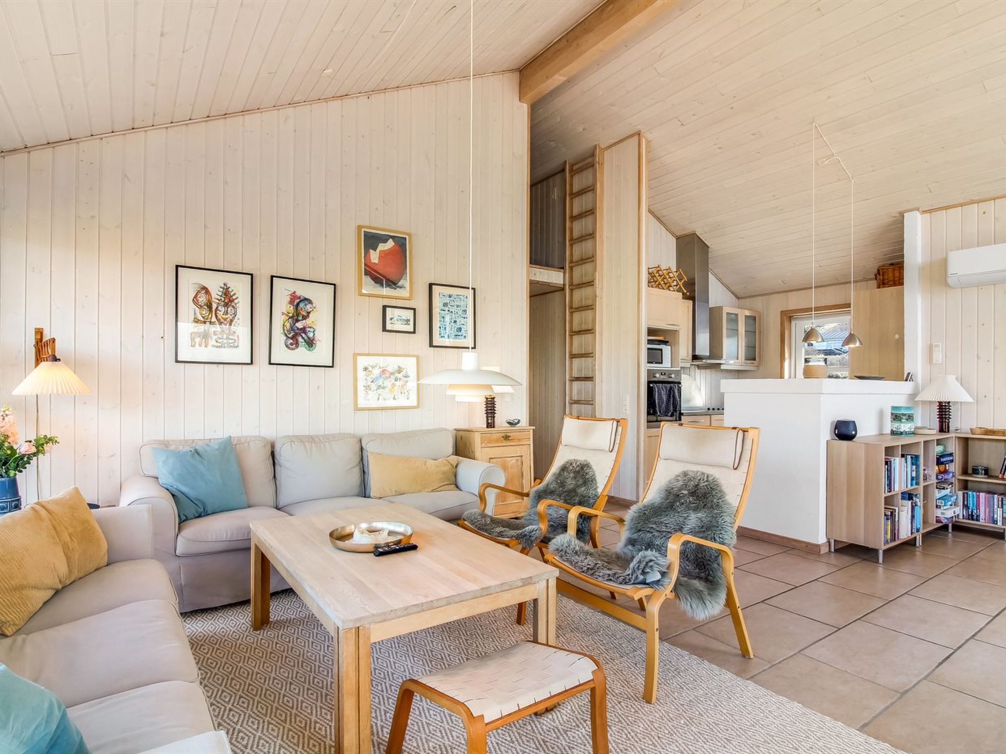 "Åmunde" - 150m from the sea - Binnen
