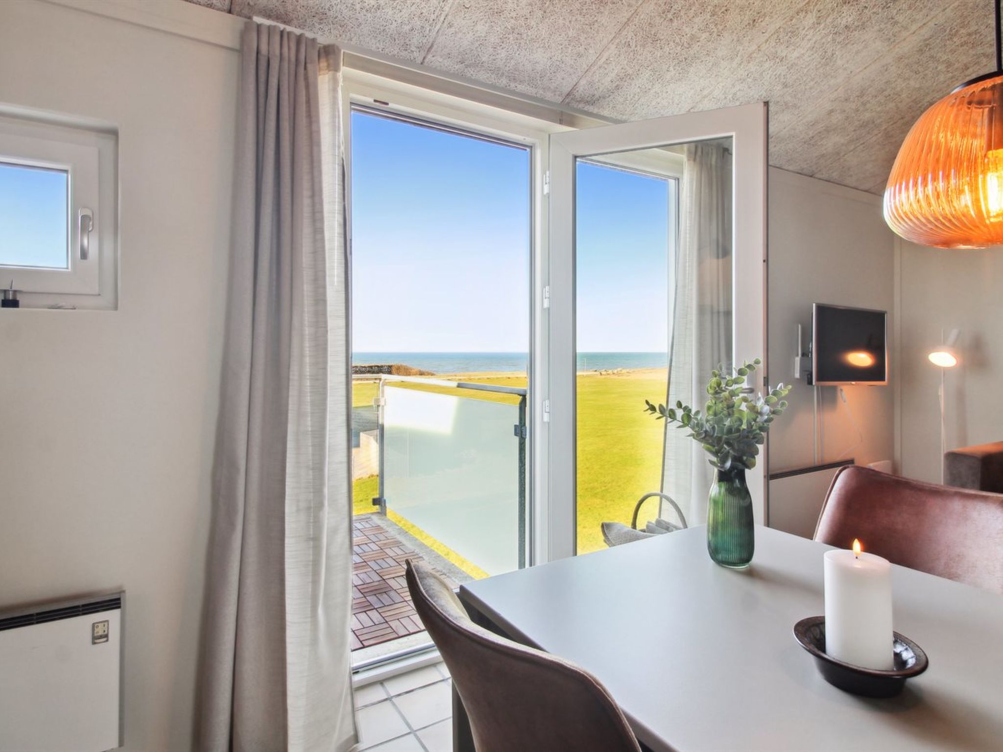 "Eydis" - 150m from the sea - Binnen