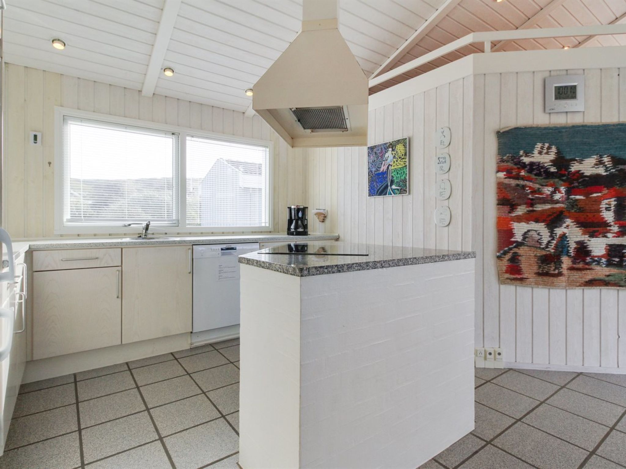 "Avni" - 200m from the sea - Binnen