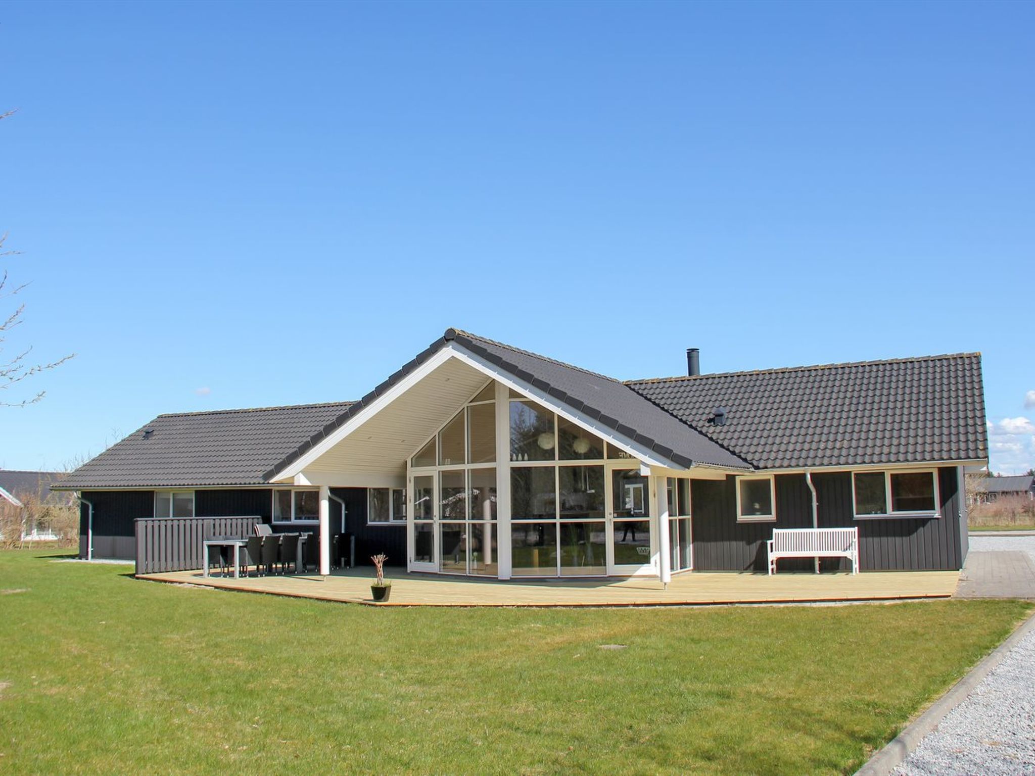 "Steen" - 800m from the sea