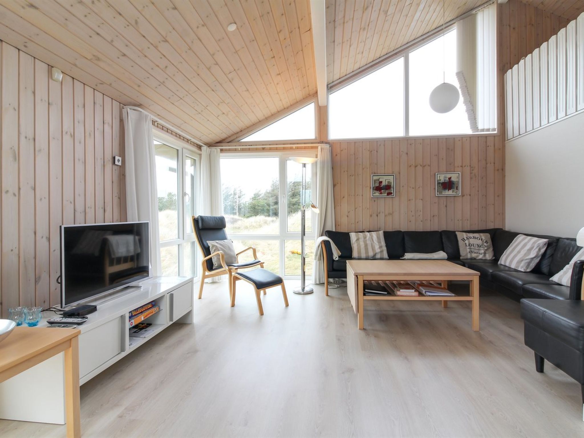 "Huno" - 400m from the sea-Inside