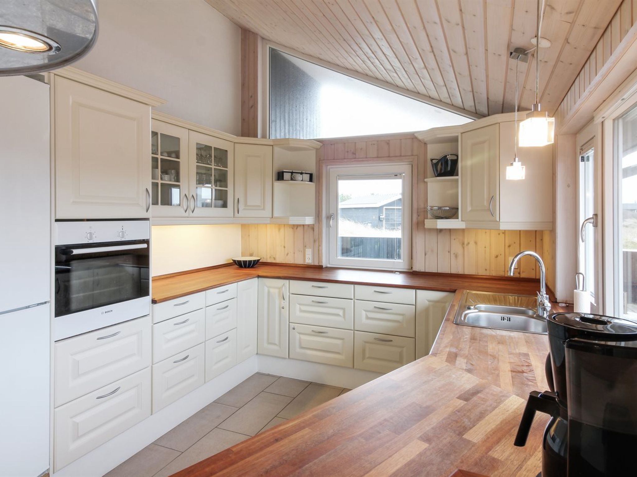 "Huno" - 400m from the sea - Binnen