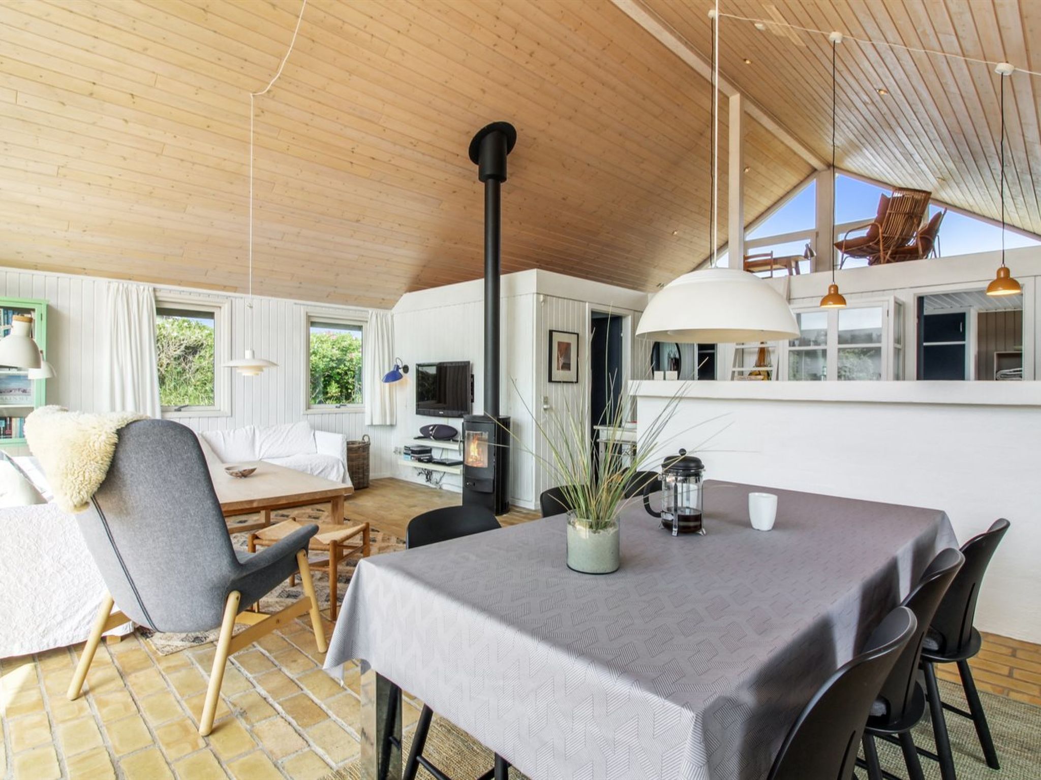 "Harry" - 100m from the sea-Inside