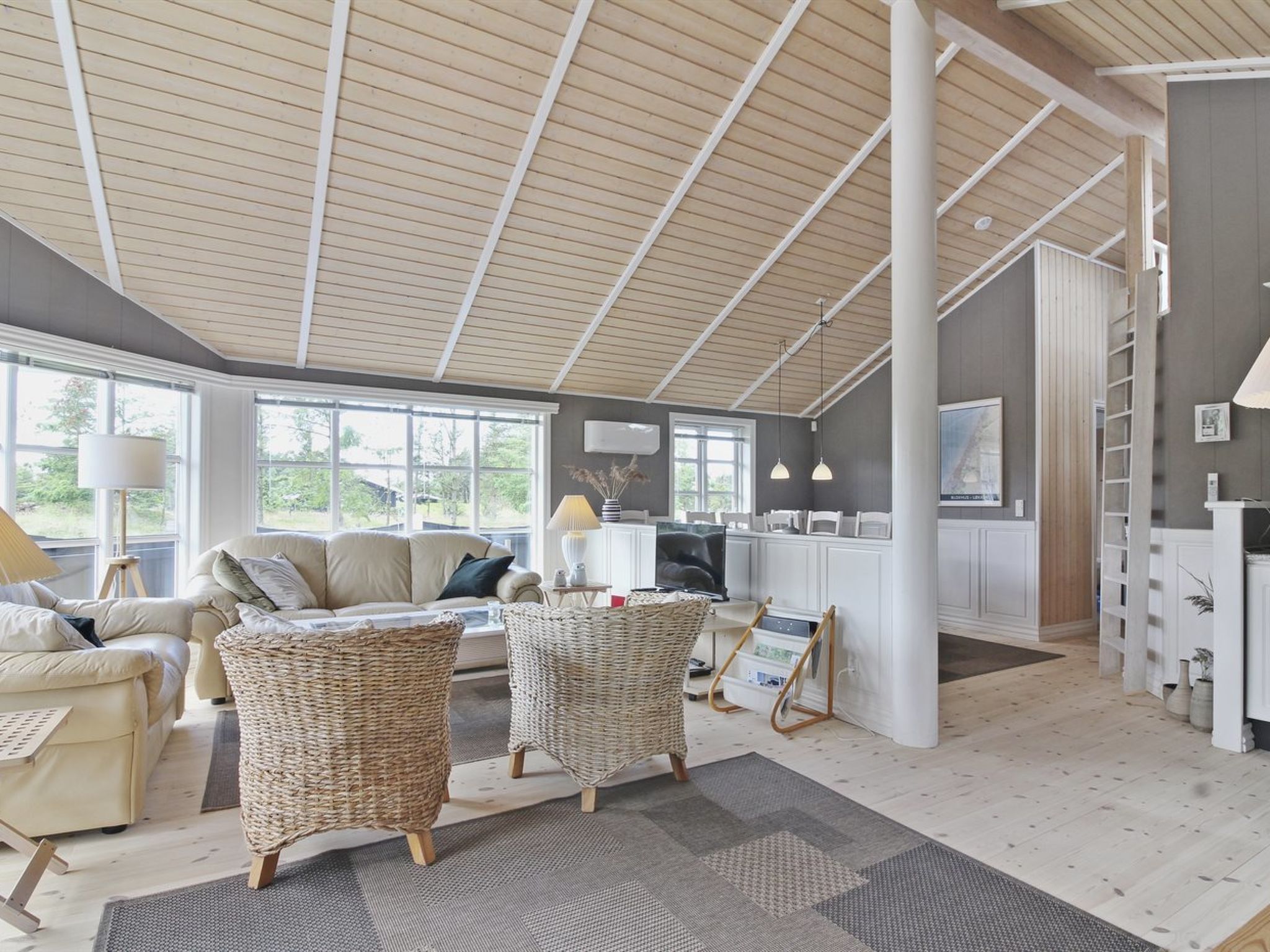 "Jens" - 425m from the sea - Drinnen