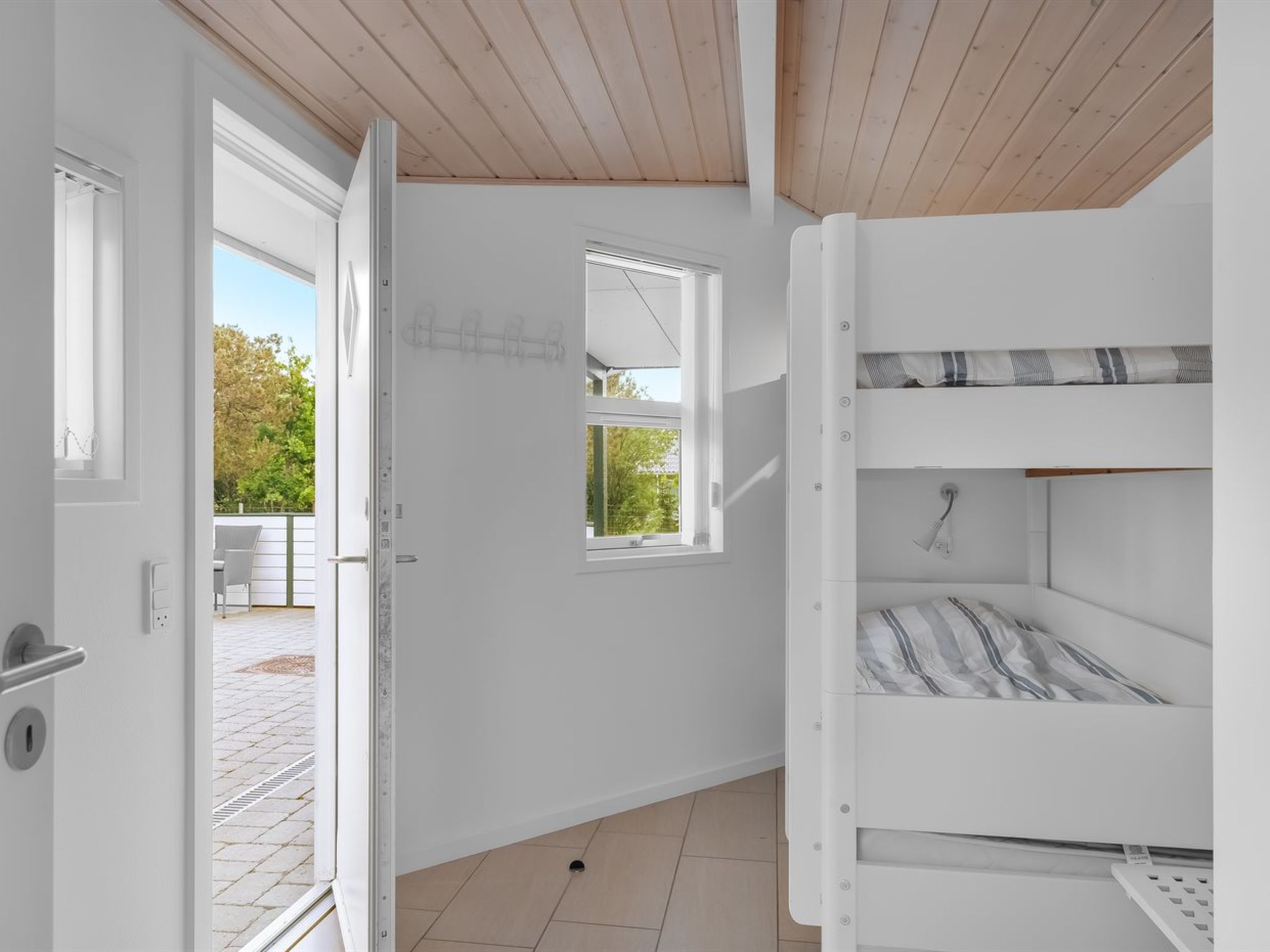 "Sölva" - 750m from the sea - Inside