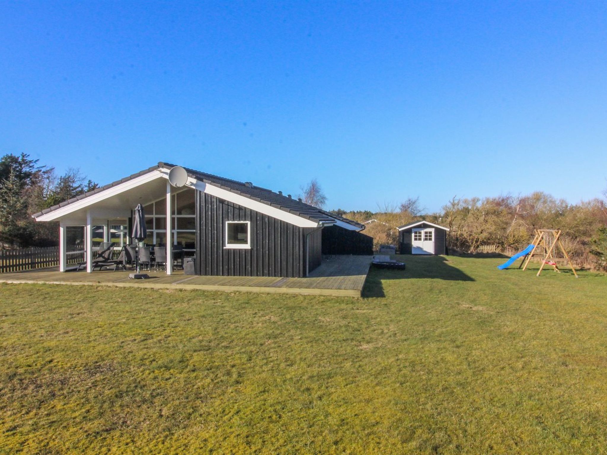 "Nynke" - 600m from the sea