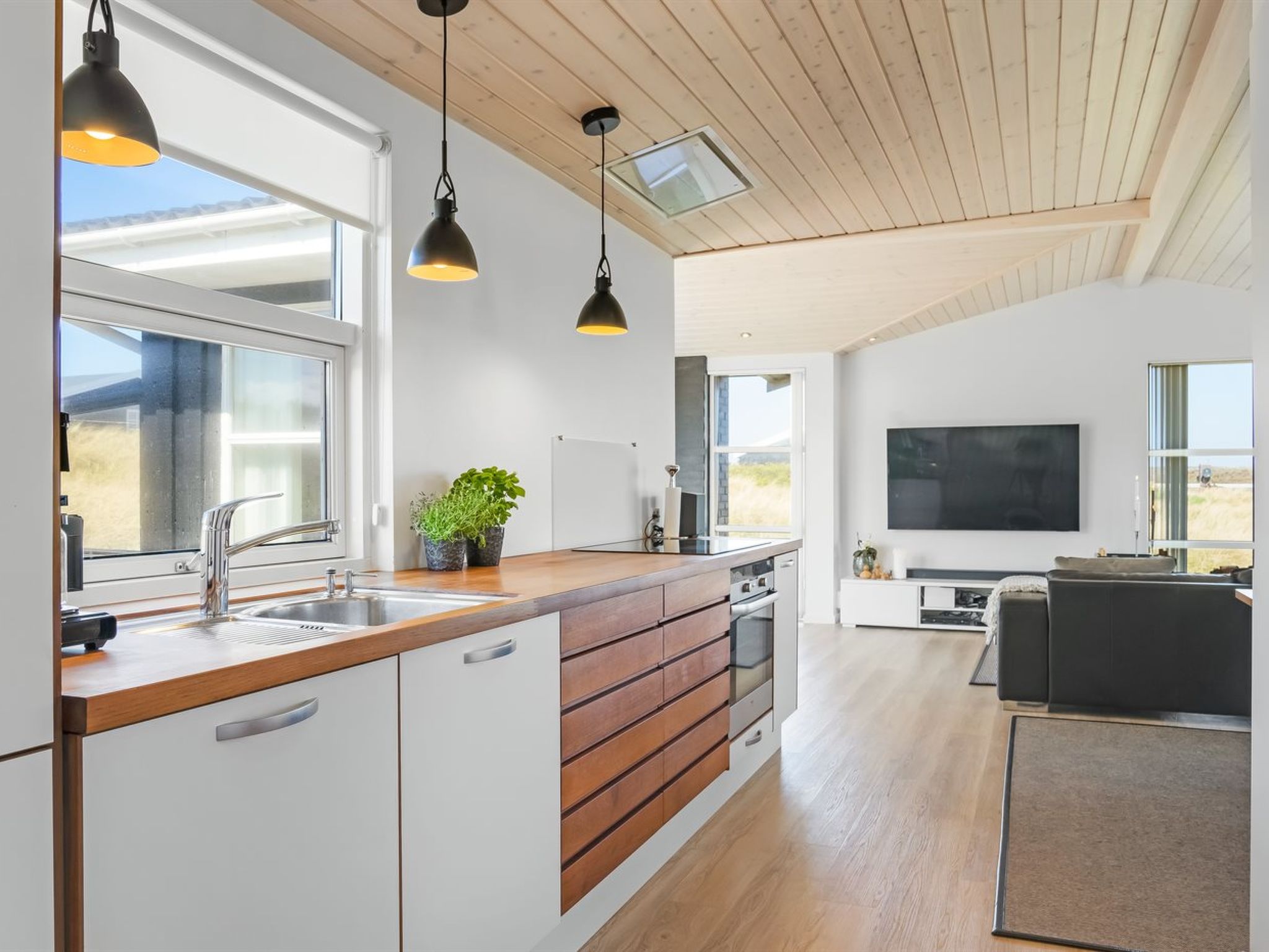 "Ingela" - 350m from the sea - Binnen