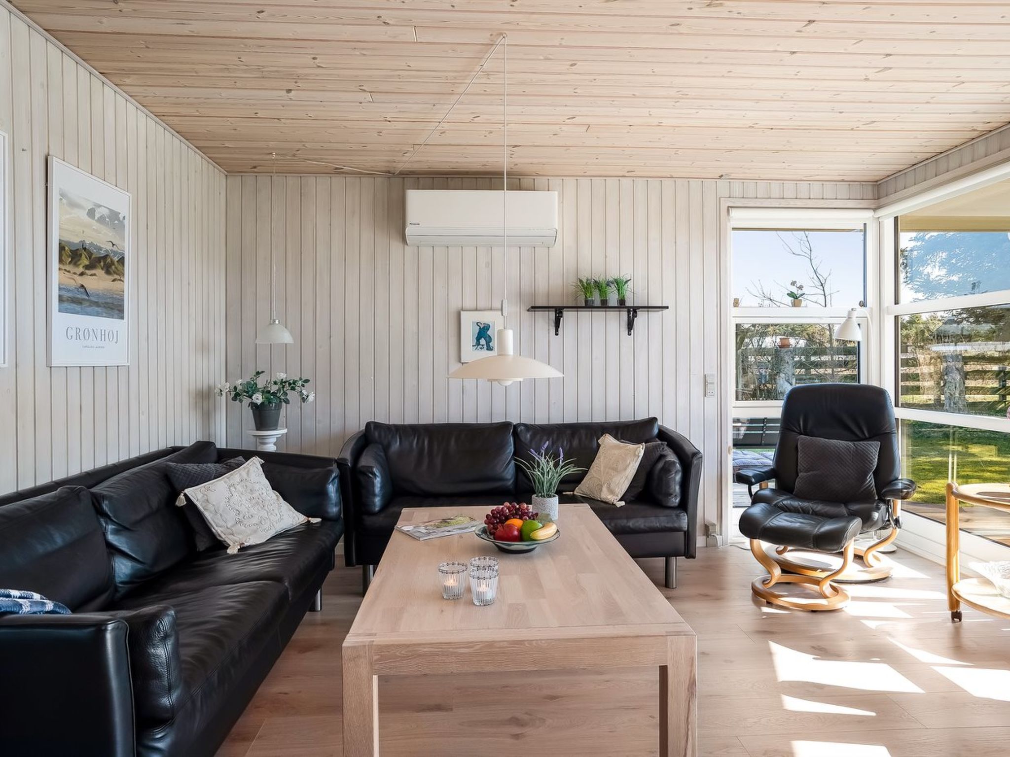 "Troels" - 750m from the sea - Inside