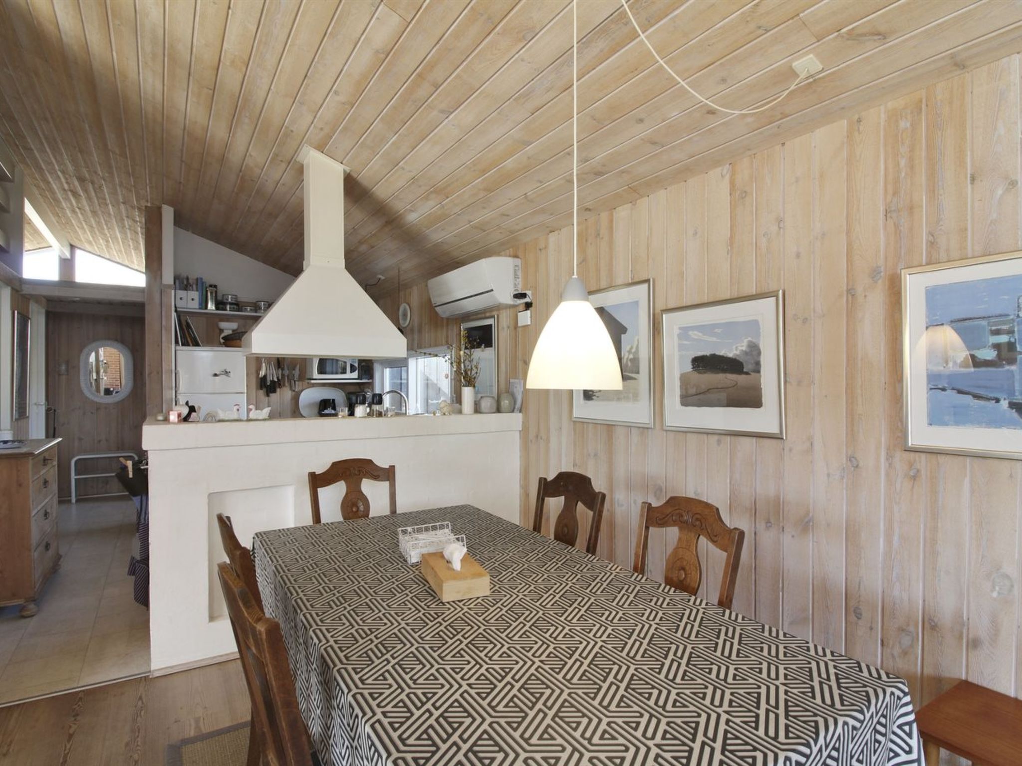 "Thenna" - 200m from the sea-Binnen