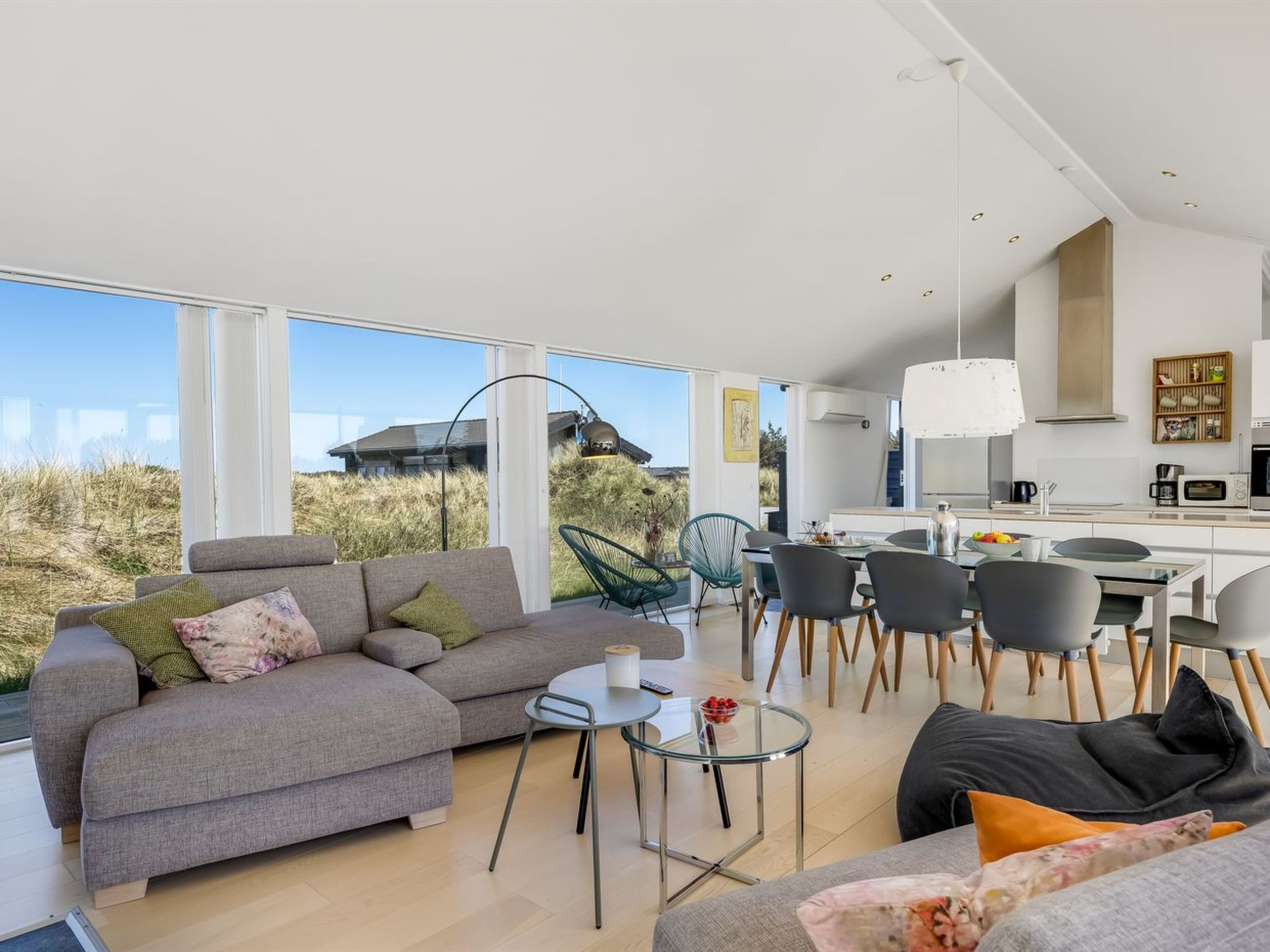 "Darla" - 375m from the sea - Inside